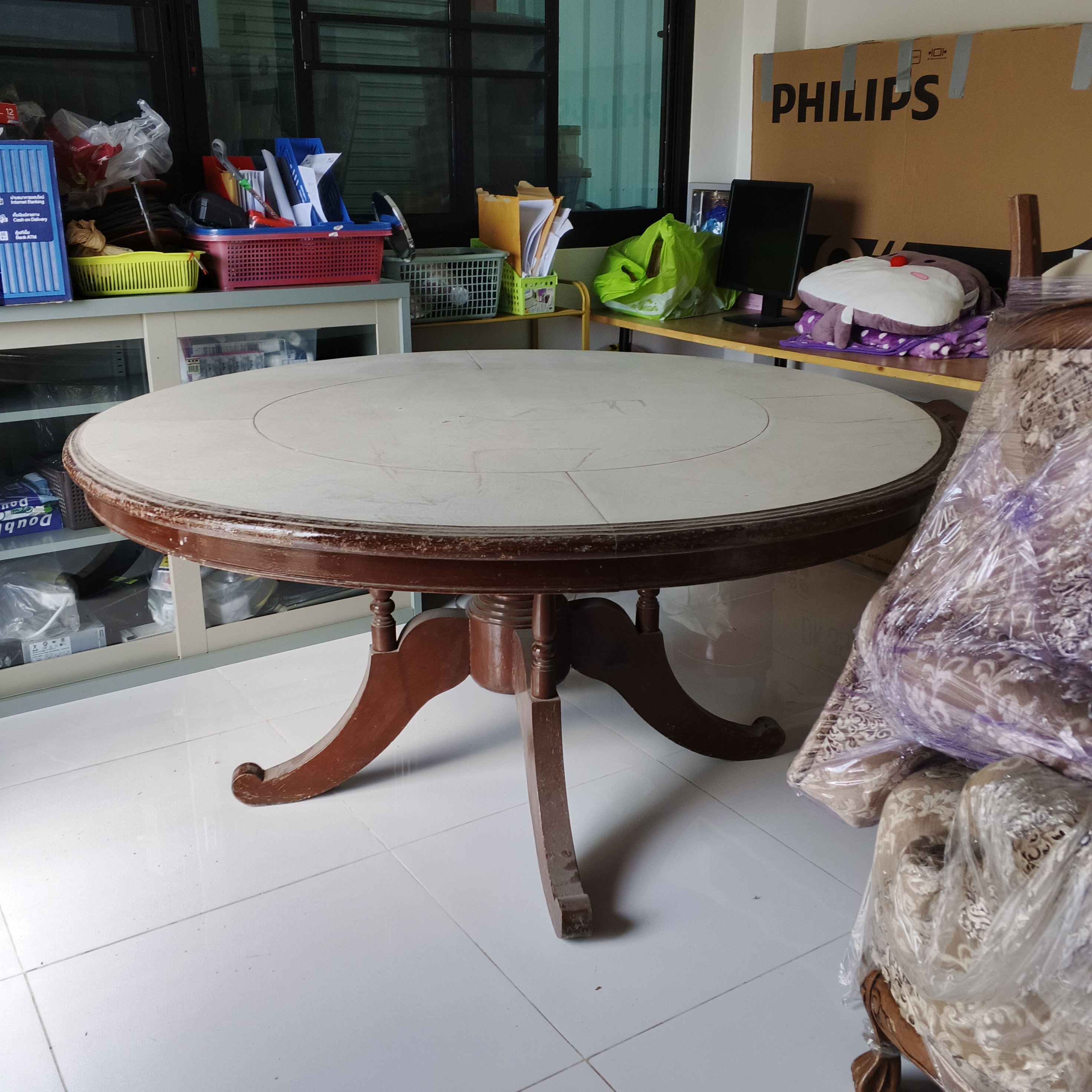 โต๊ะไม้สัก