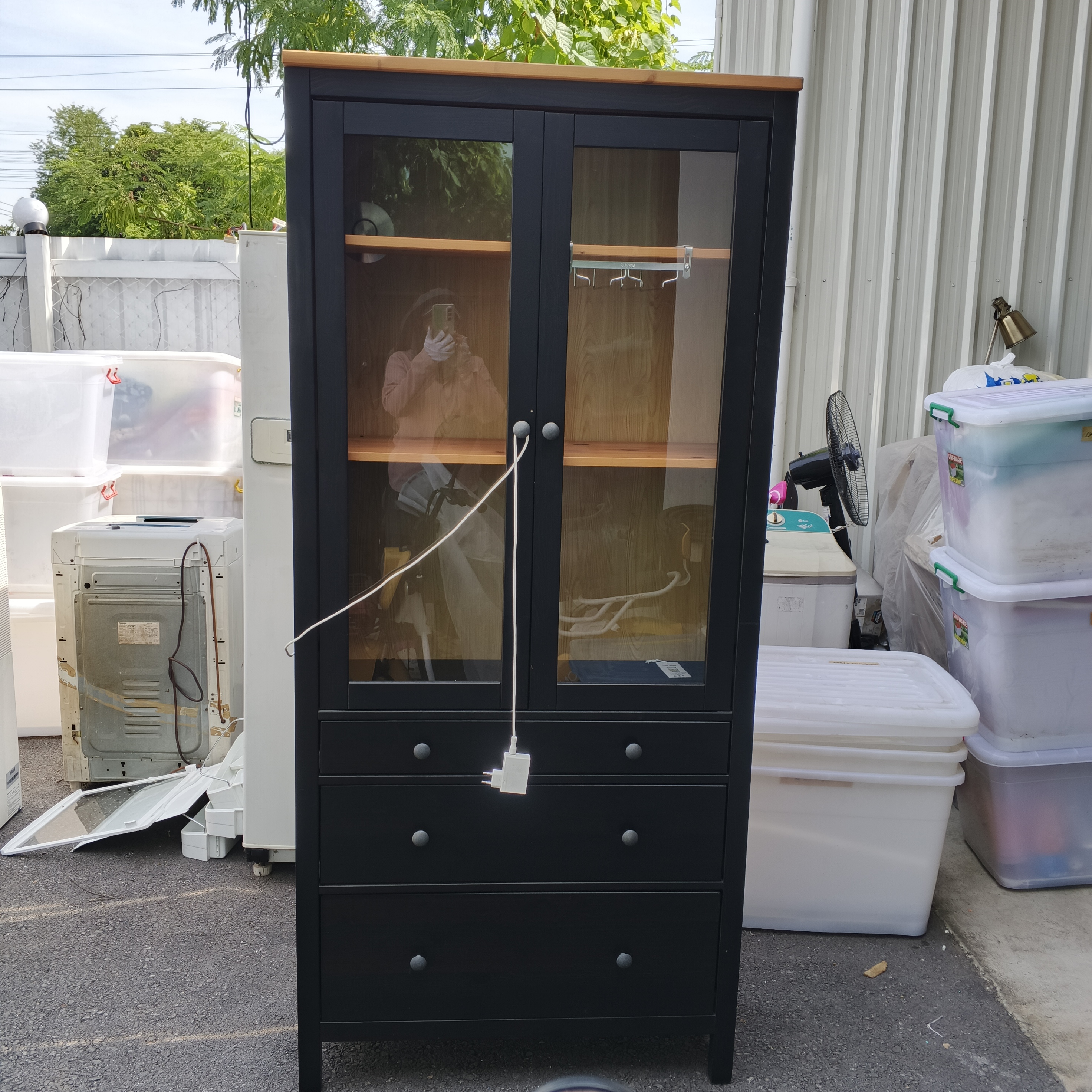 ตู้บานกระจก3ลิ้นชัก