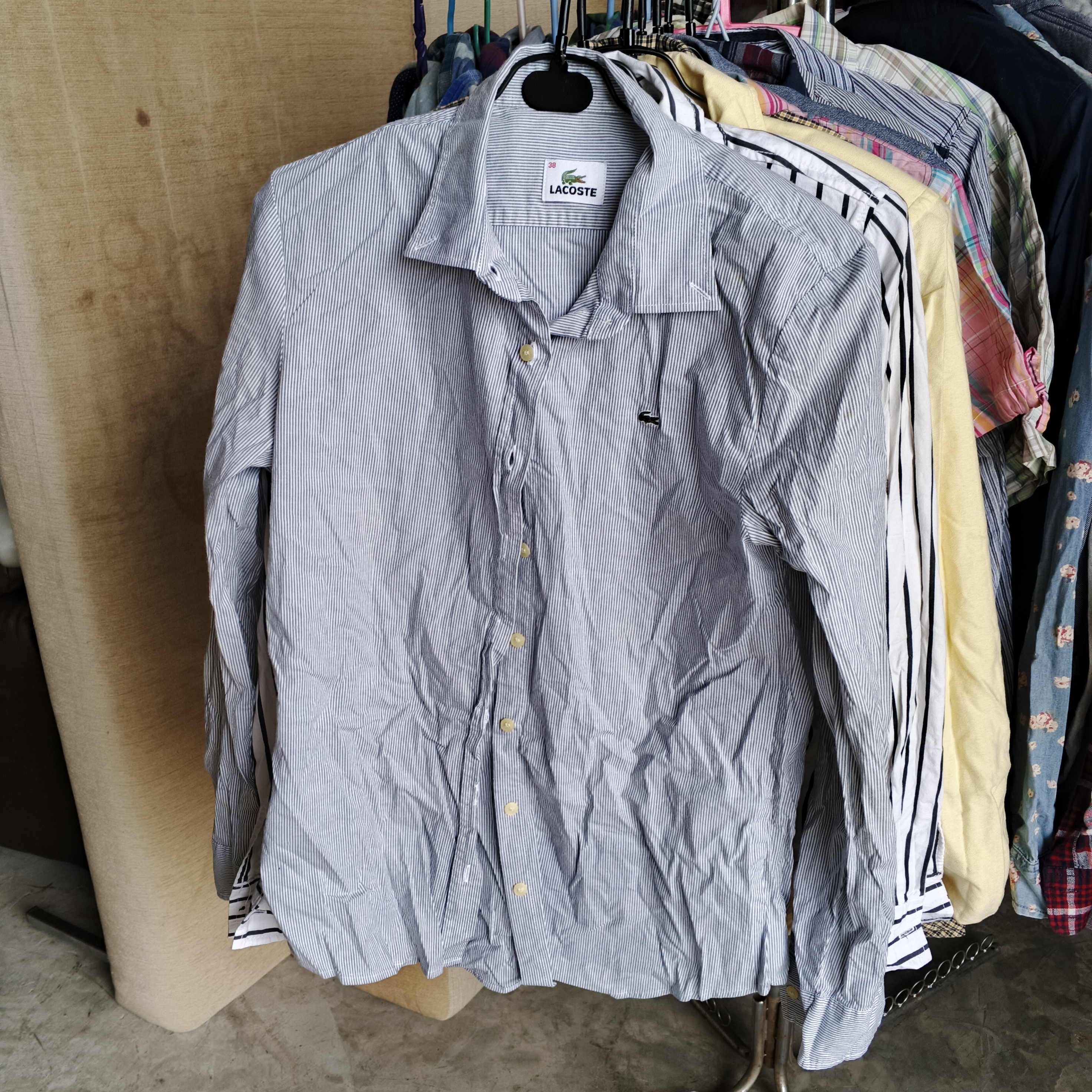 เสื้อเชิ้ตผู้ชาย