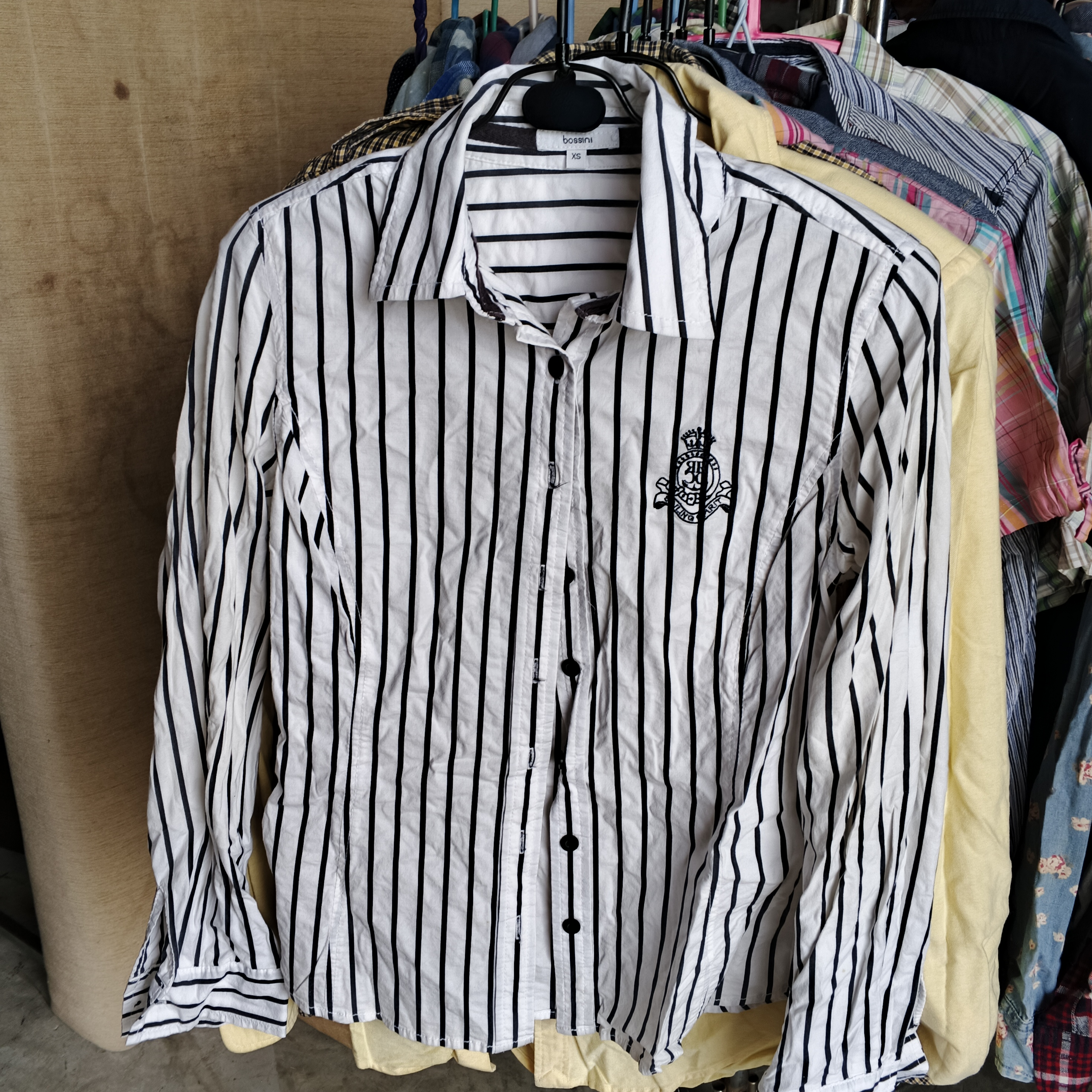 แขนยาวเสื้อผ้ามือสอง