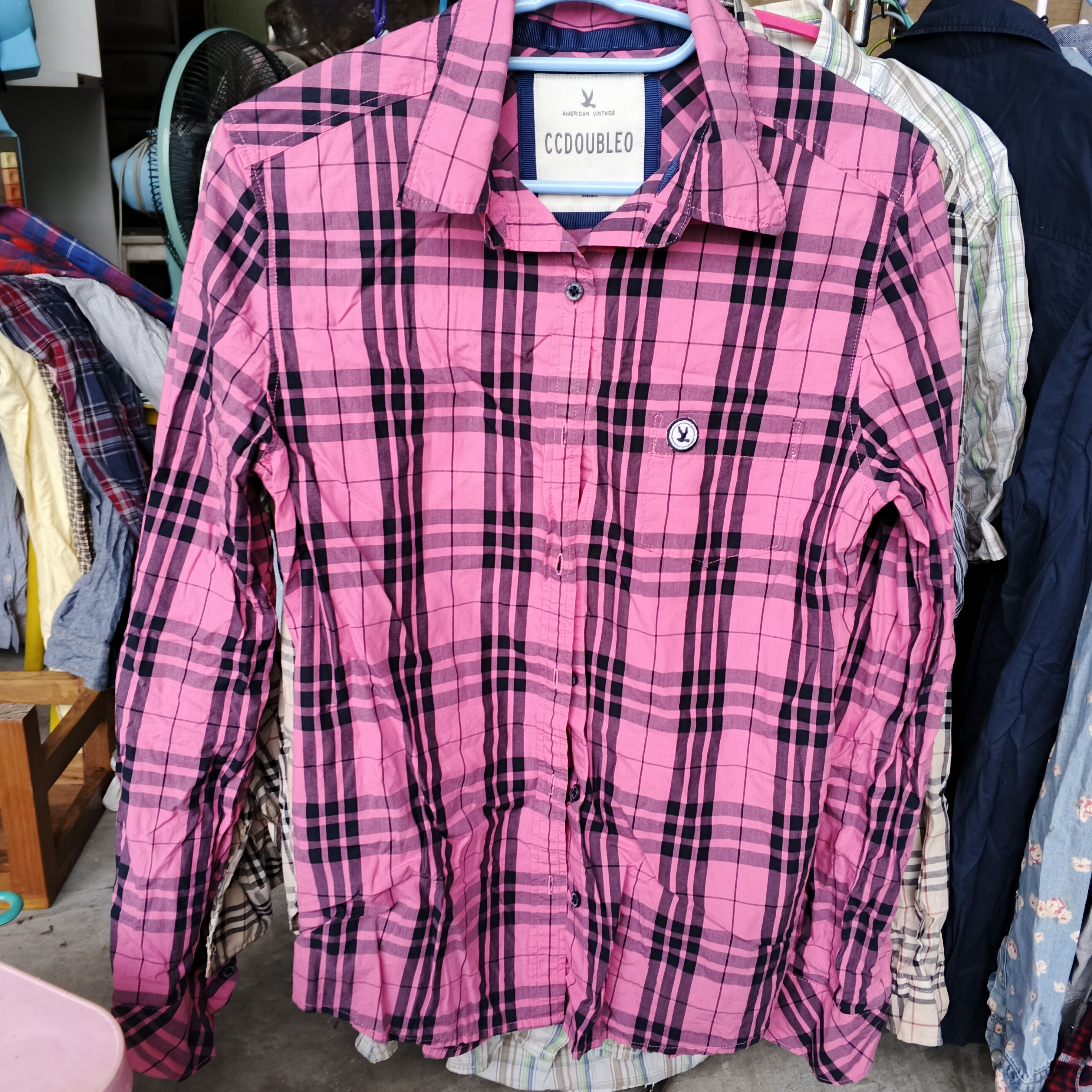เสื้อเชิ้ตงานป้าย