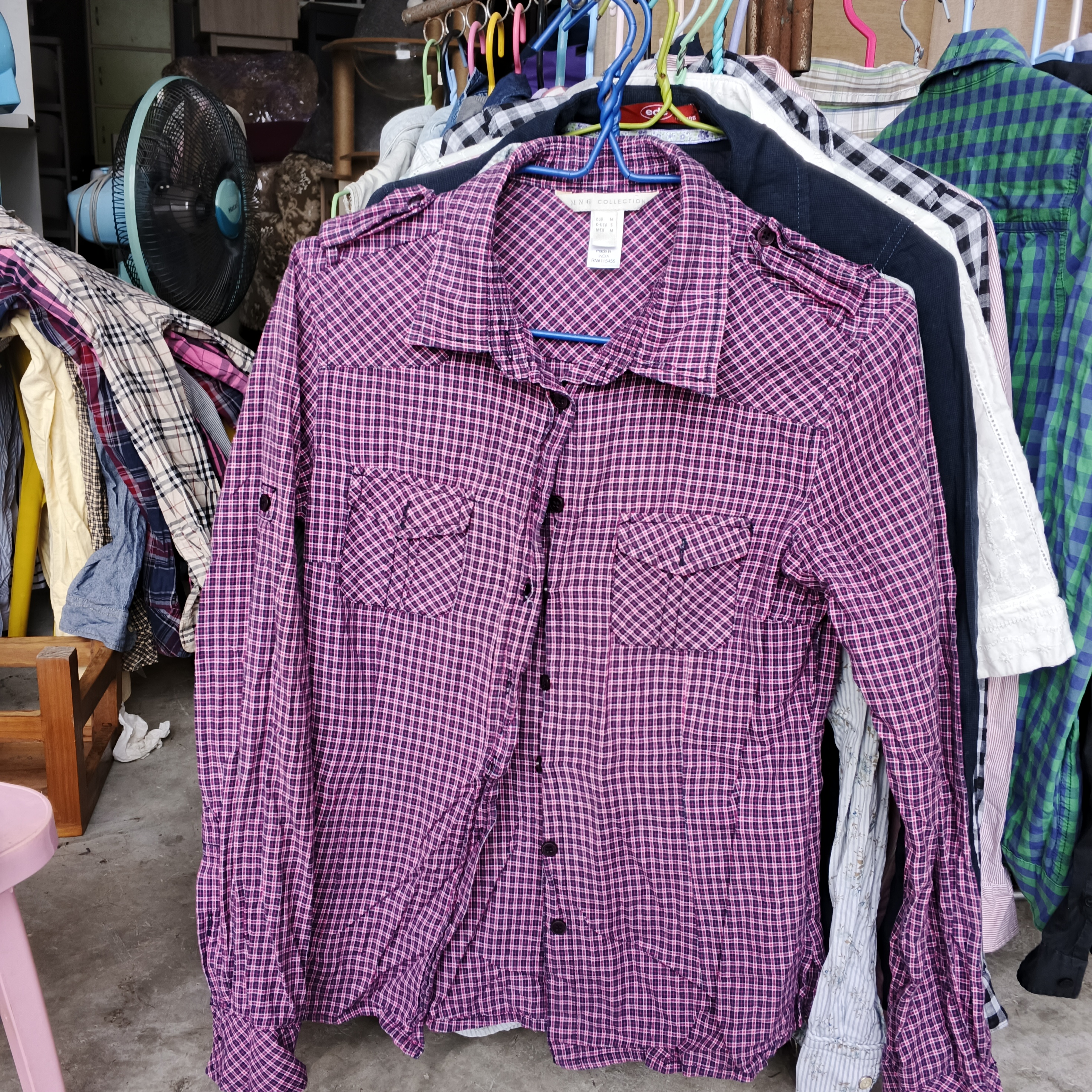 เสื้อเชิ้ตงานป้าย