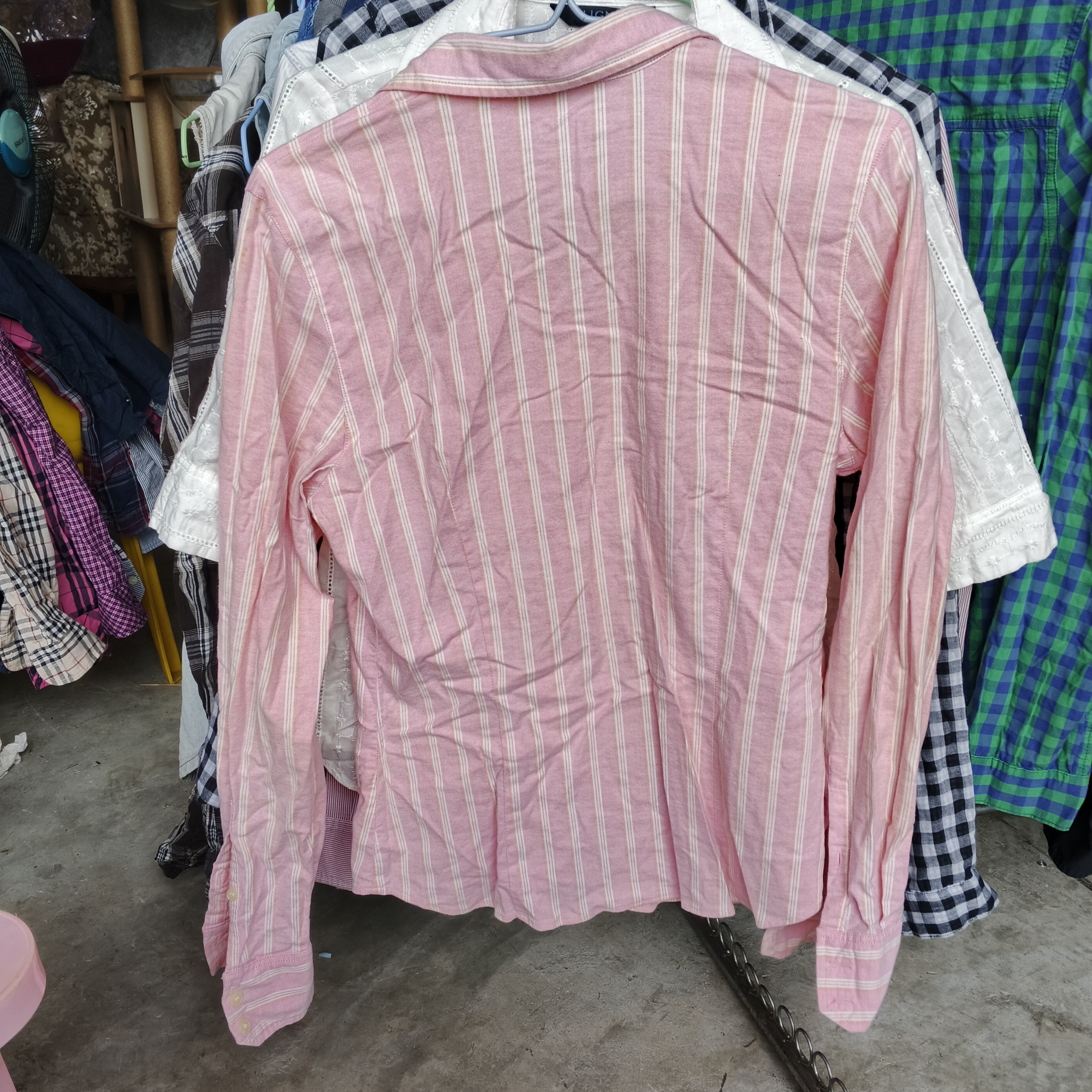 เสื้อเชิ้ตผู้หญิง