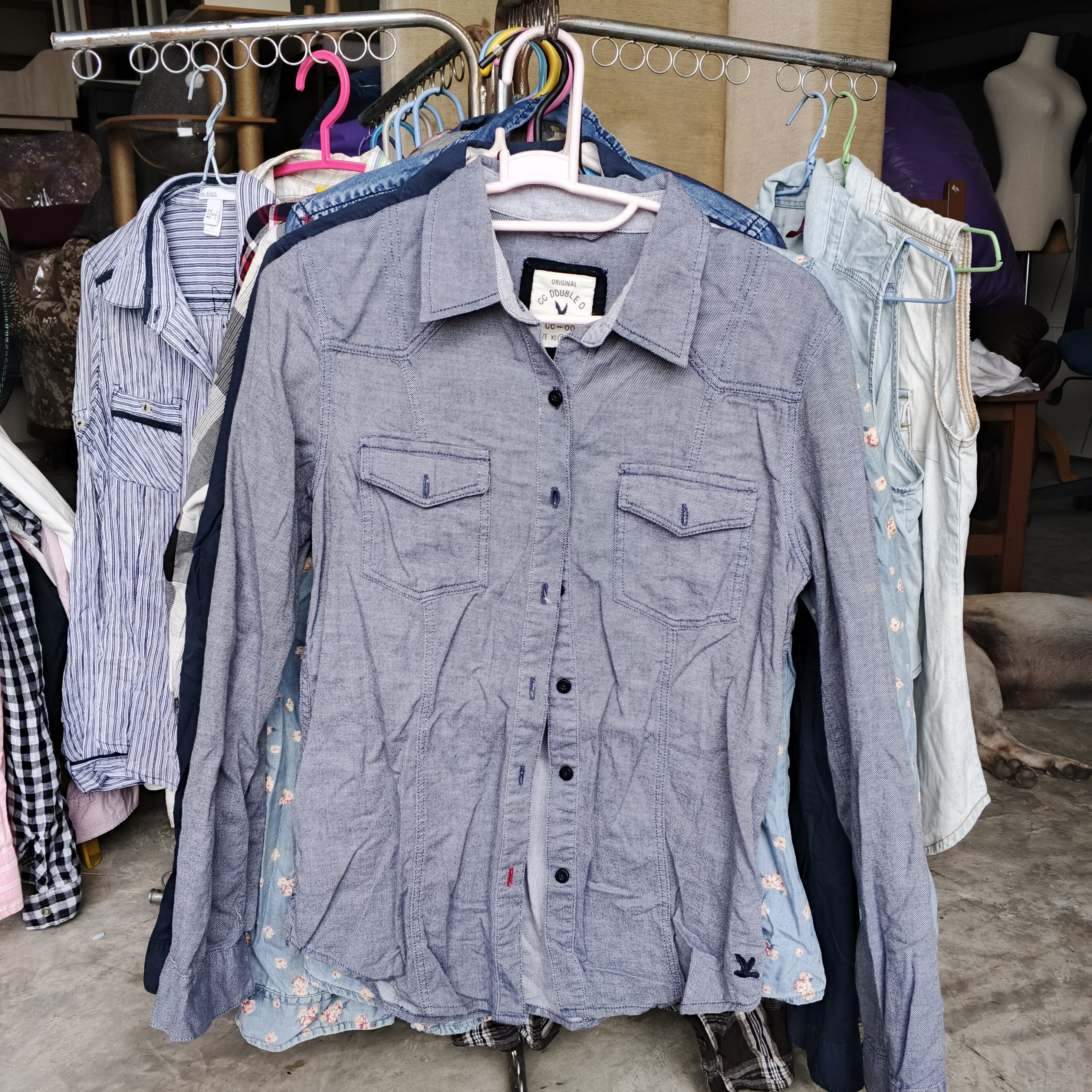 เสื้อเชิ้ตงานป้าย