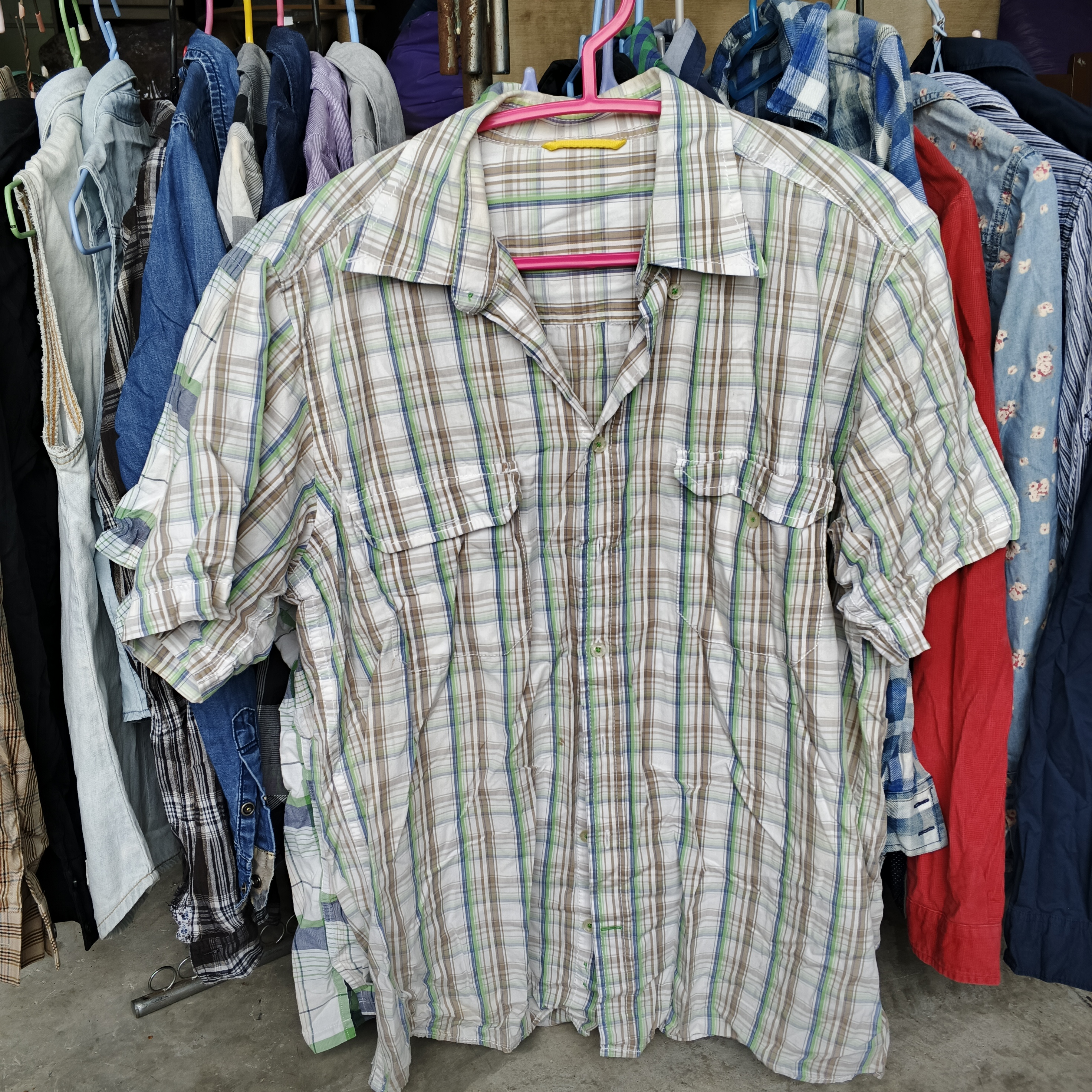 เสื้อเชิ้ตแขนสั้นลายสก็อต