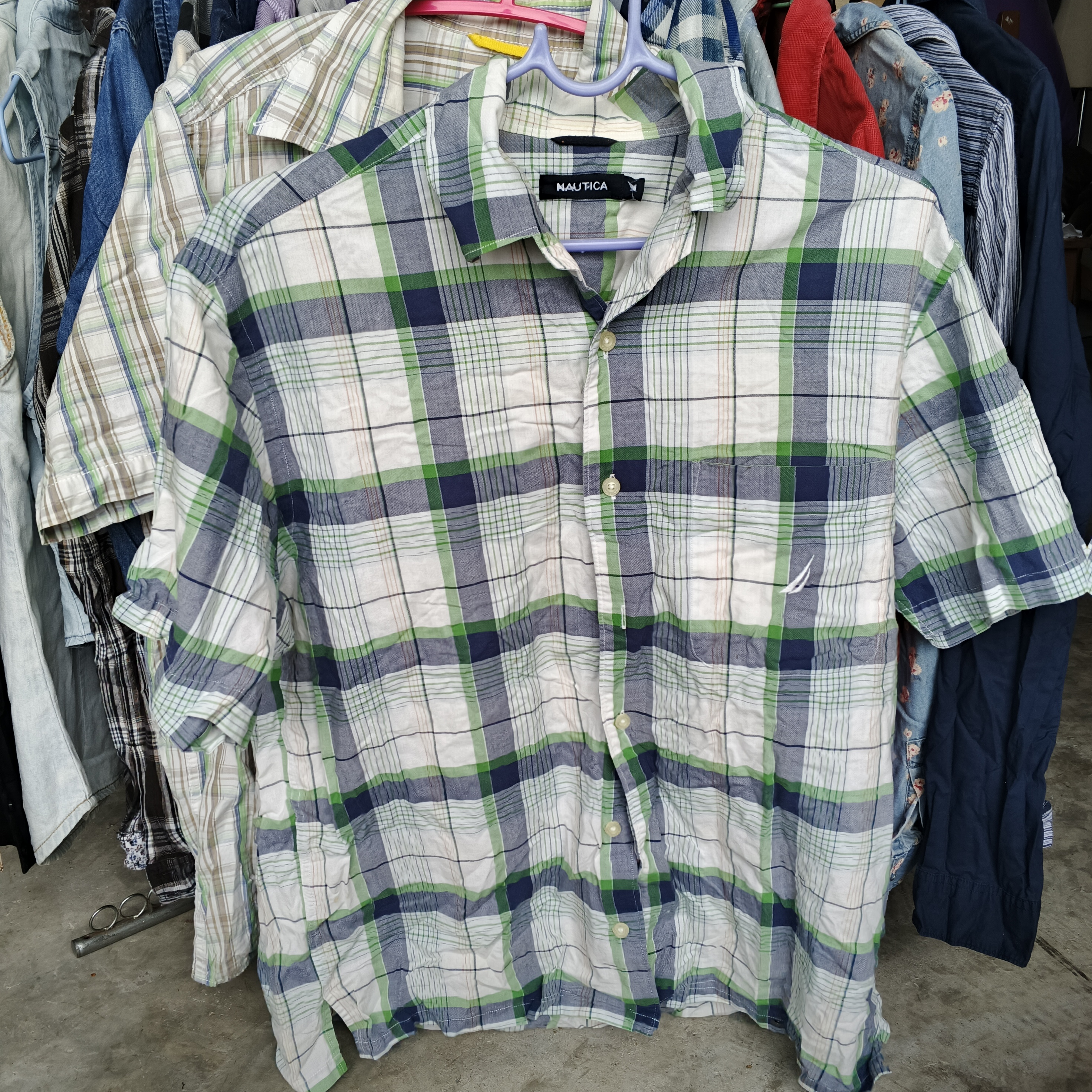 เสื้อเชิ้ตผู้ชาย