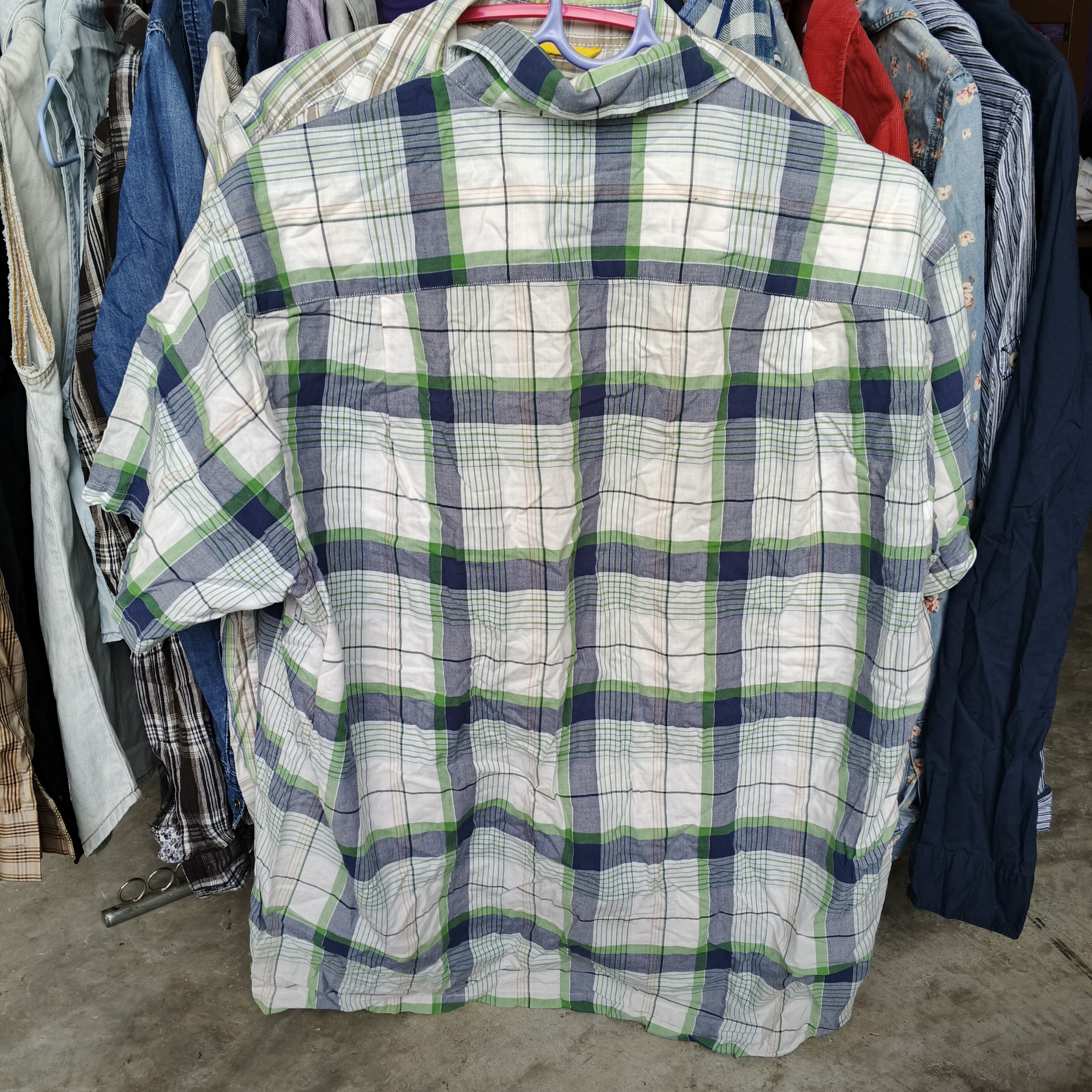 เสื้อเชิ้ตแขนสั้นลายสก็อต