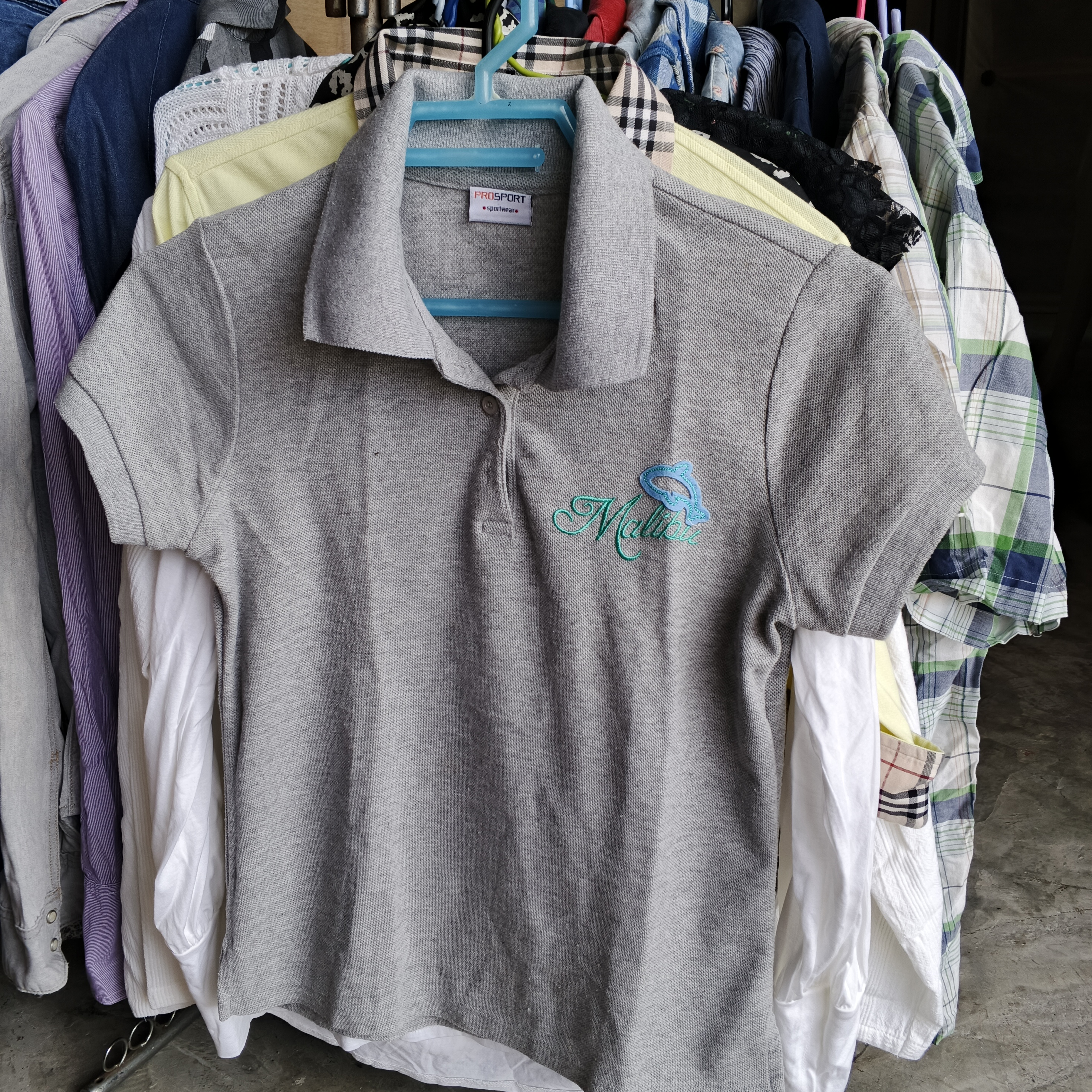 เสื้อโปโลแขนสั้น