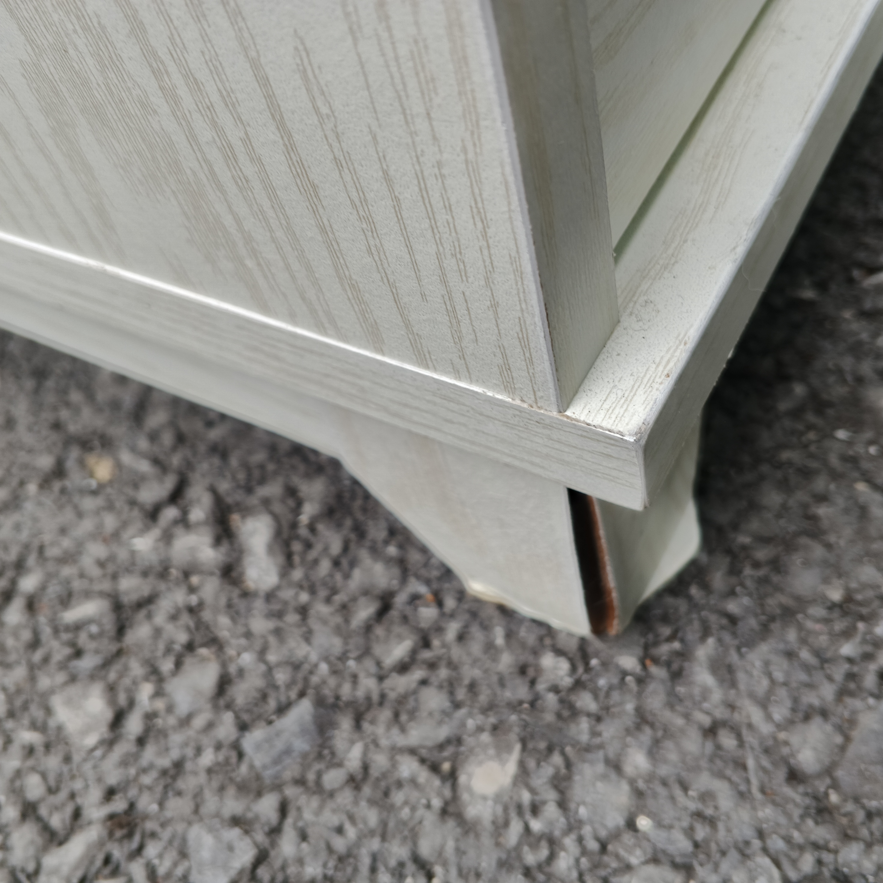 รองเท้ามือสอง