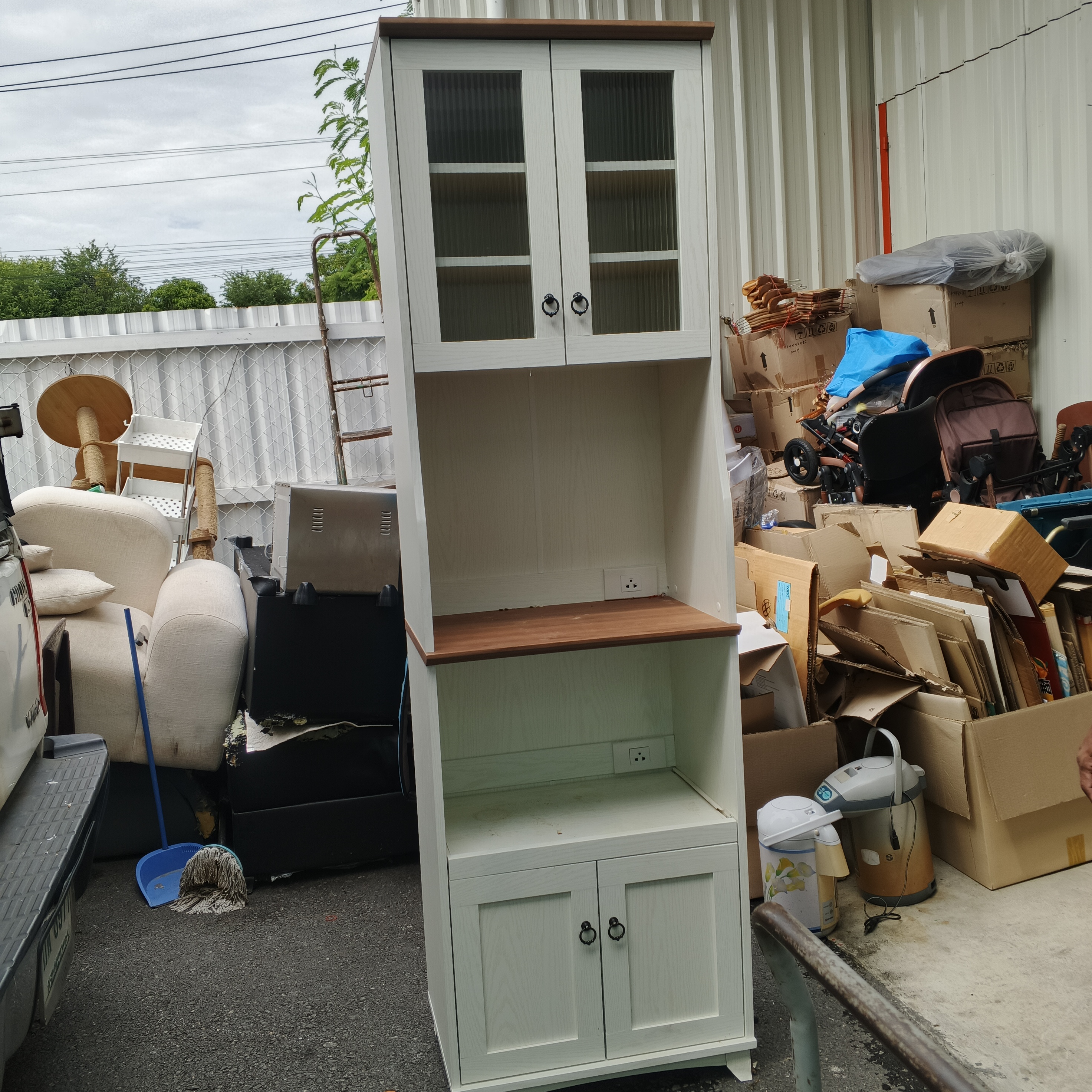 ตู้ขาวตัดสีไม้