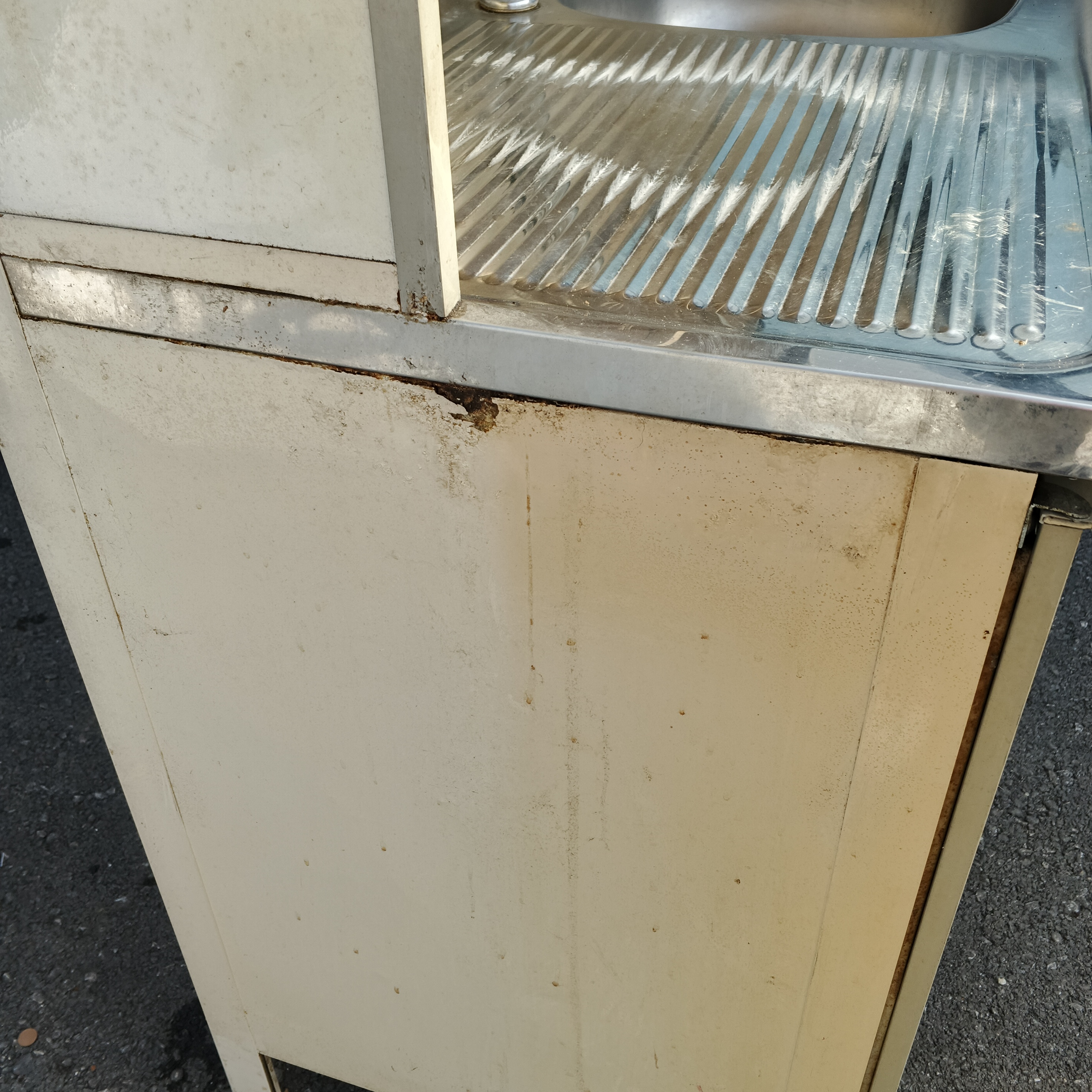 รองเท้ามือสอง