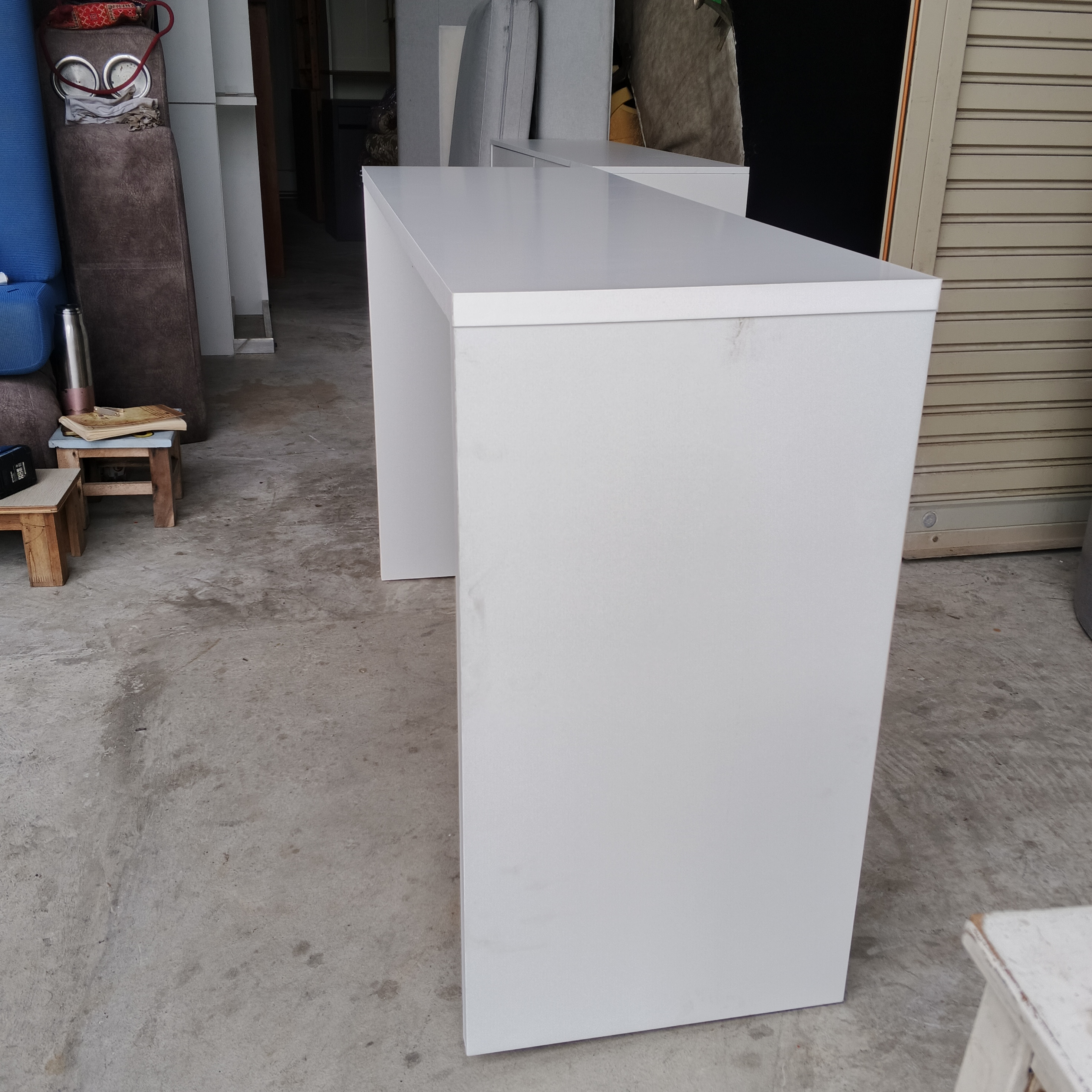 โต๊ะทำงานสไตล์โมเดิร์น