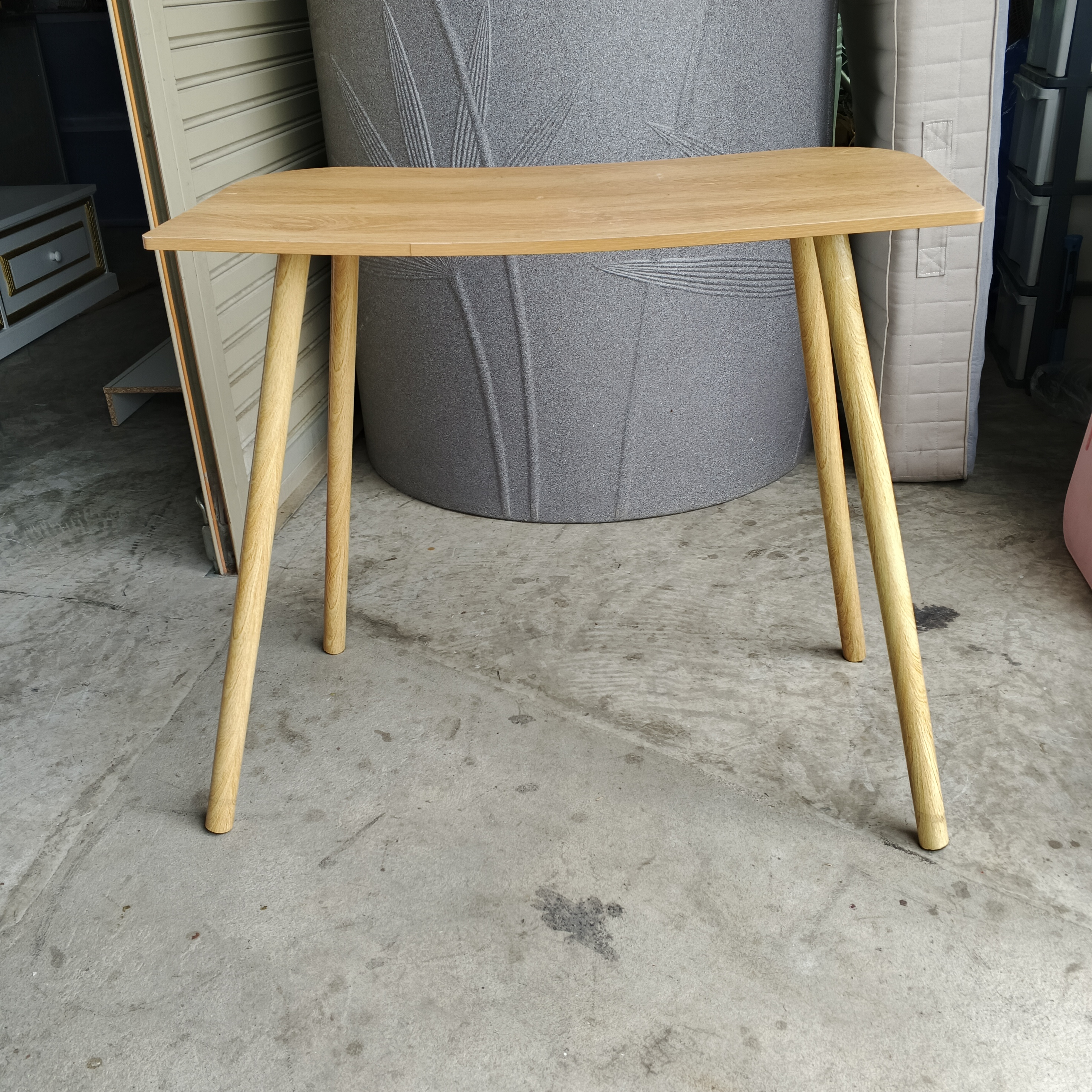 โต๊ะไม้สไตล์มูจิ