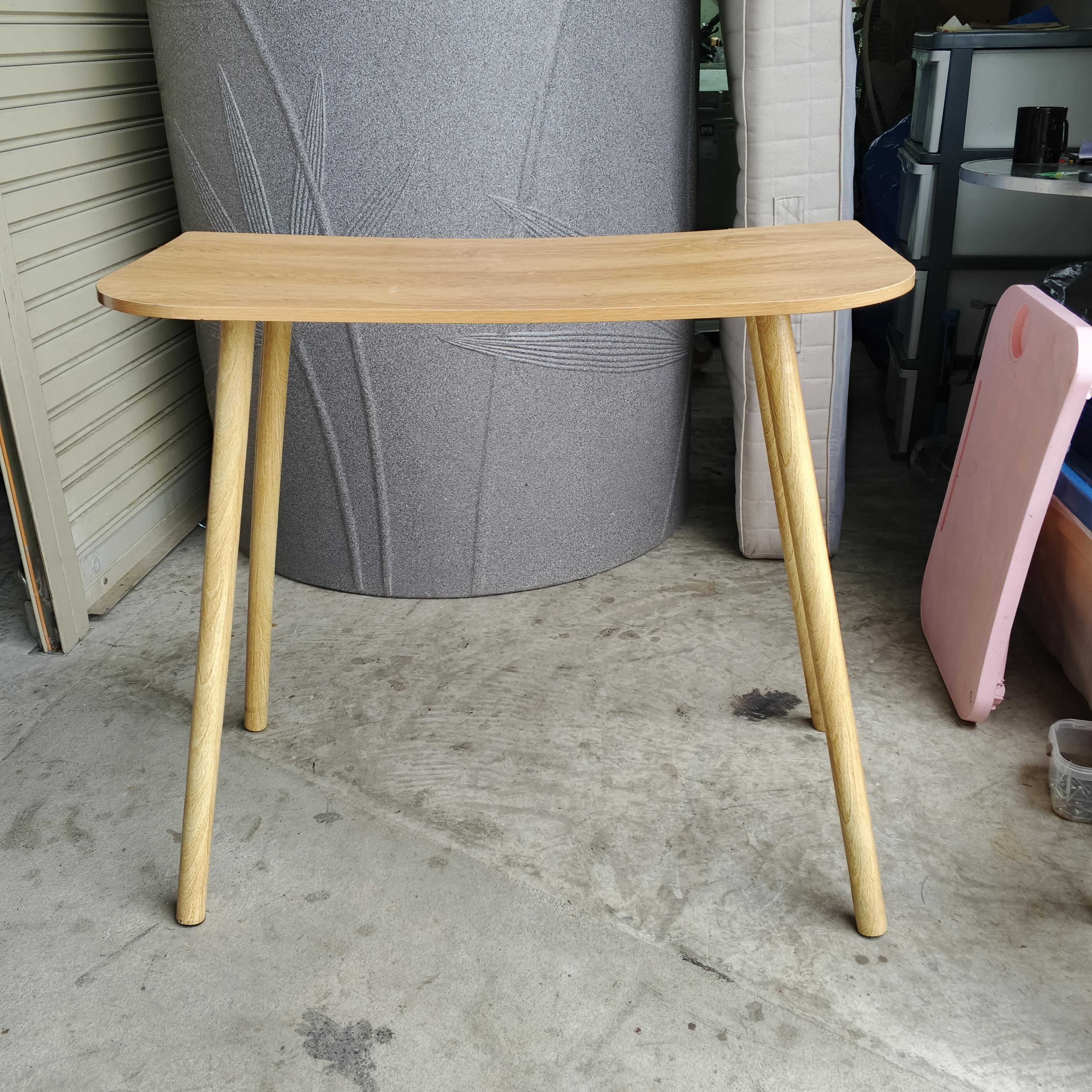 โตีะอ่านหนังสือ