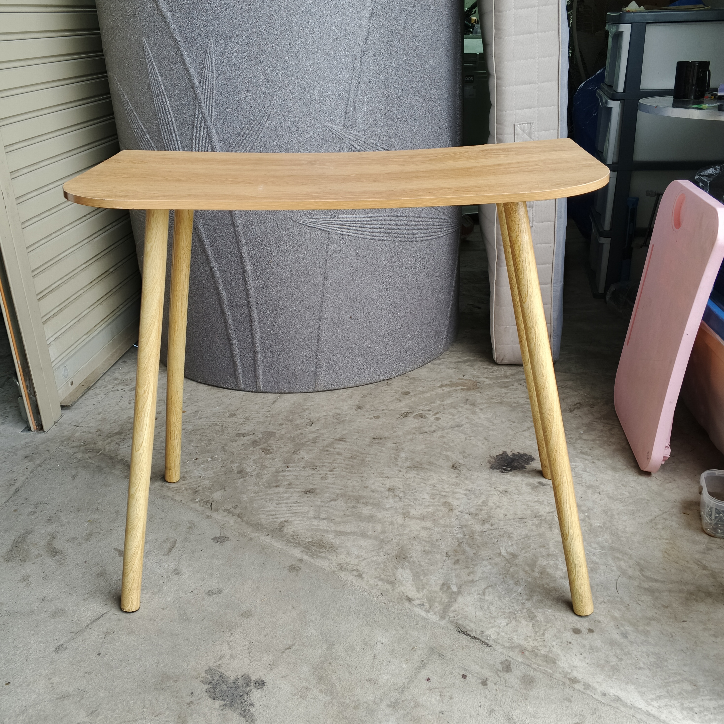 โต๊ะทำงานมินิมอล