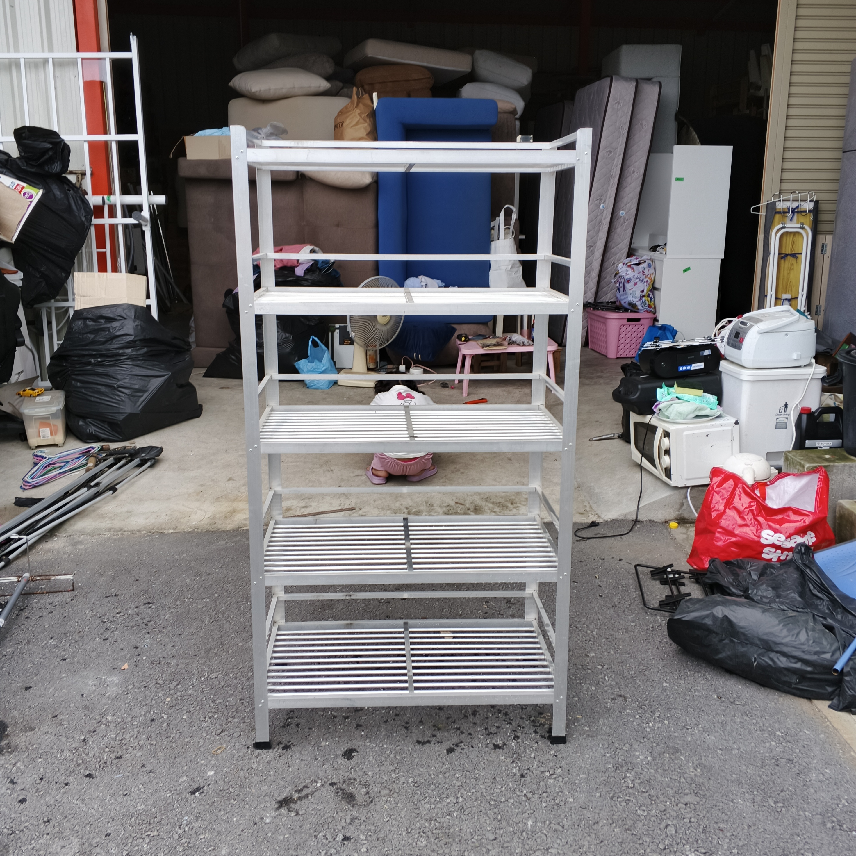 ชั้นวางของ