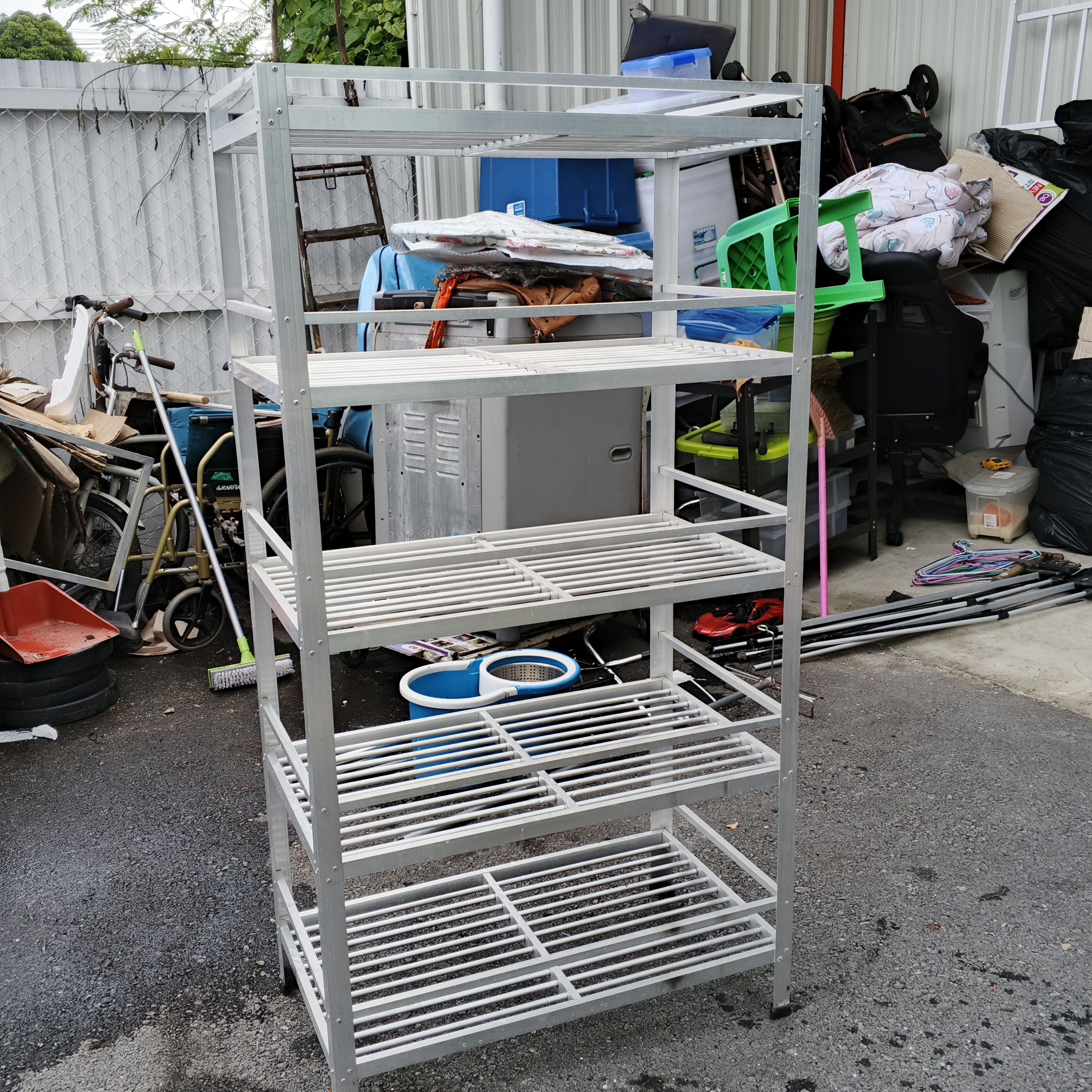 ชั้นคว่ำจานอลูมิเนียม