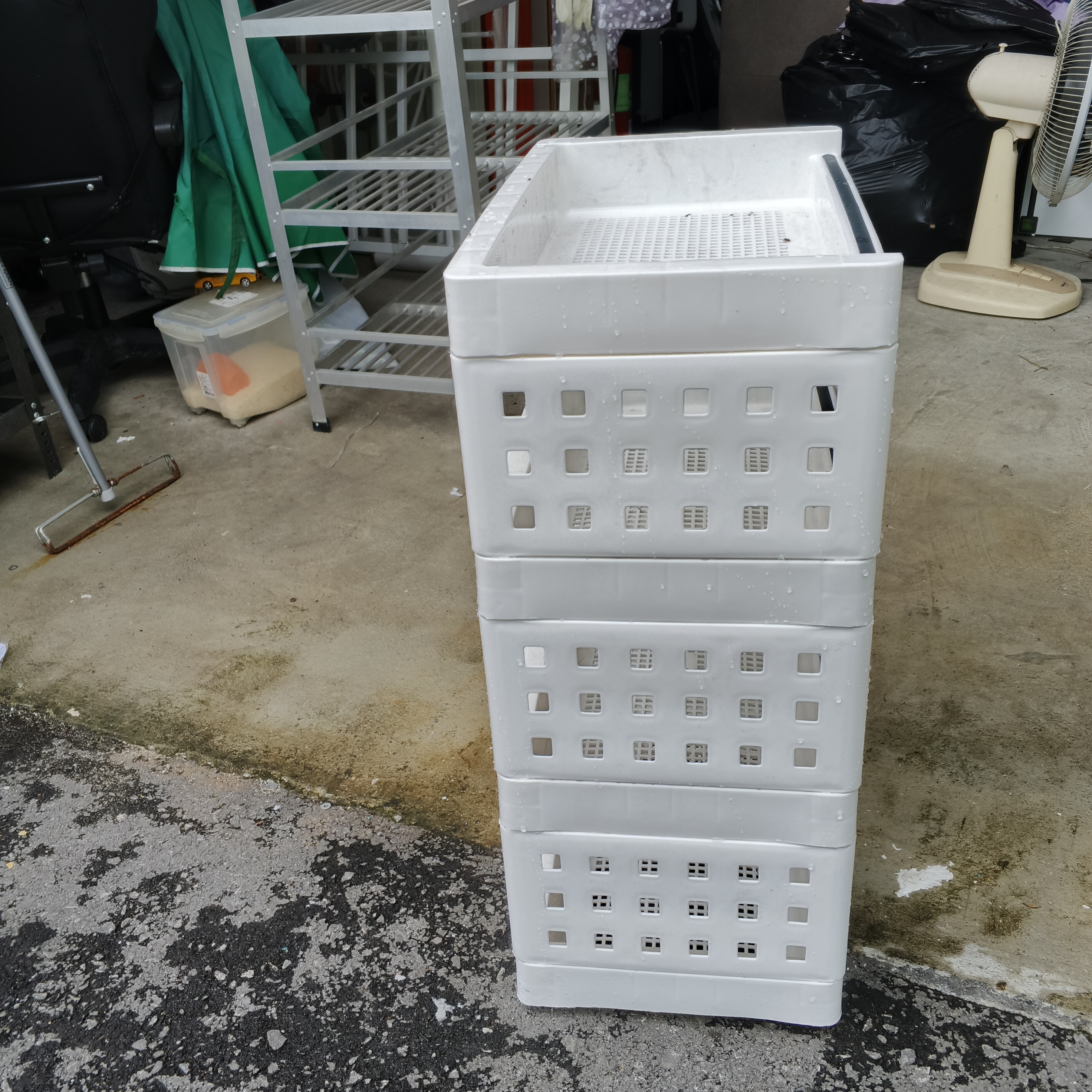 ชั้นสีขาว