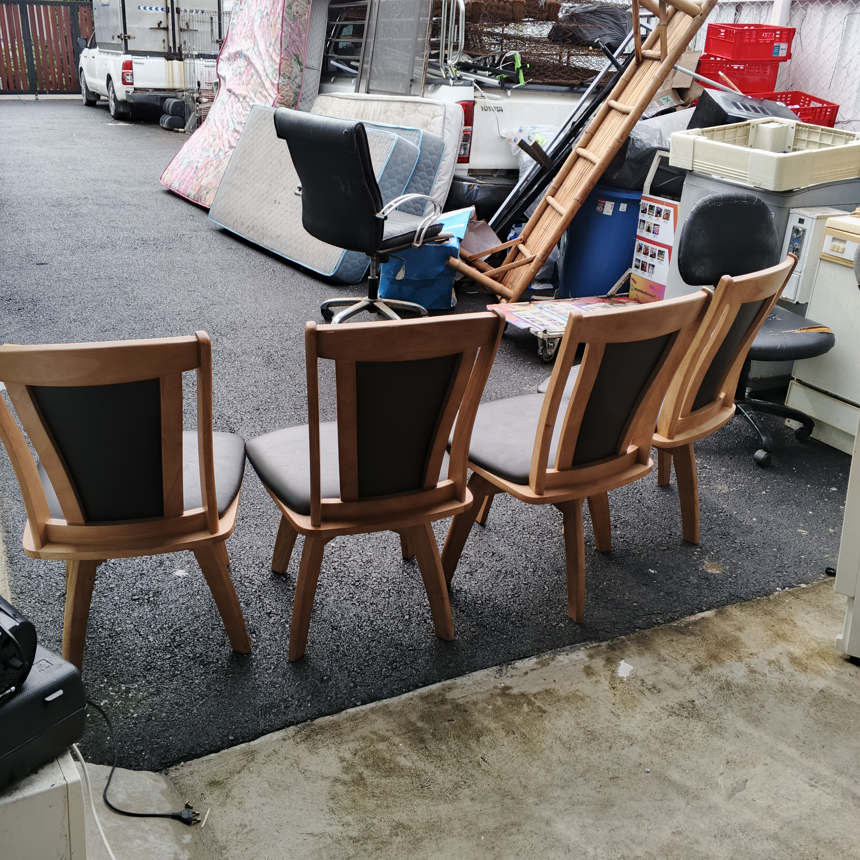 เก้าอี้พิงหลัง 