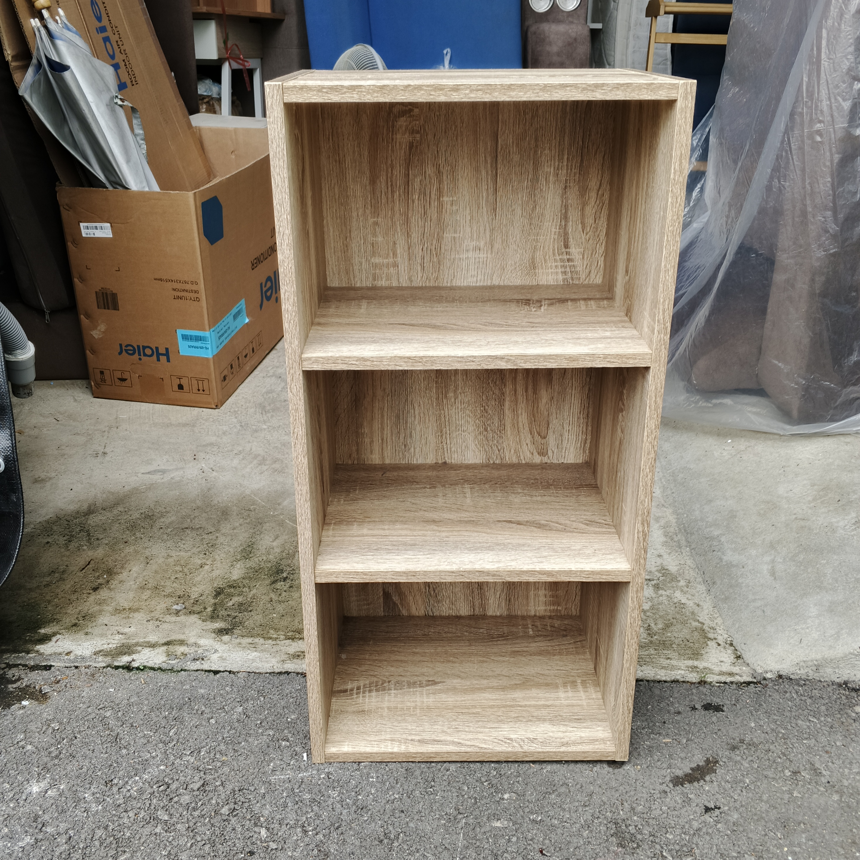 ชั้นใส่ของ