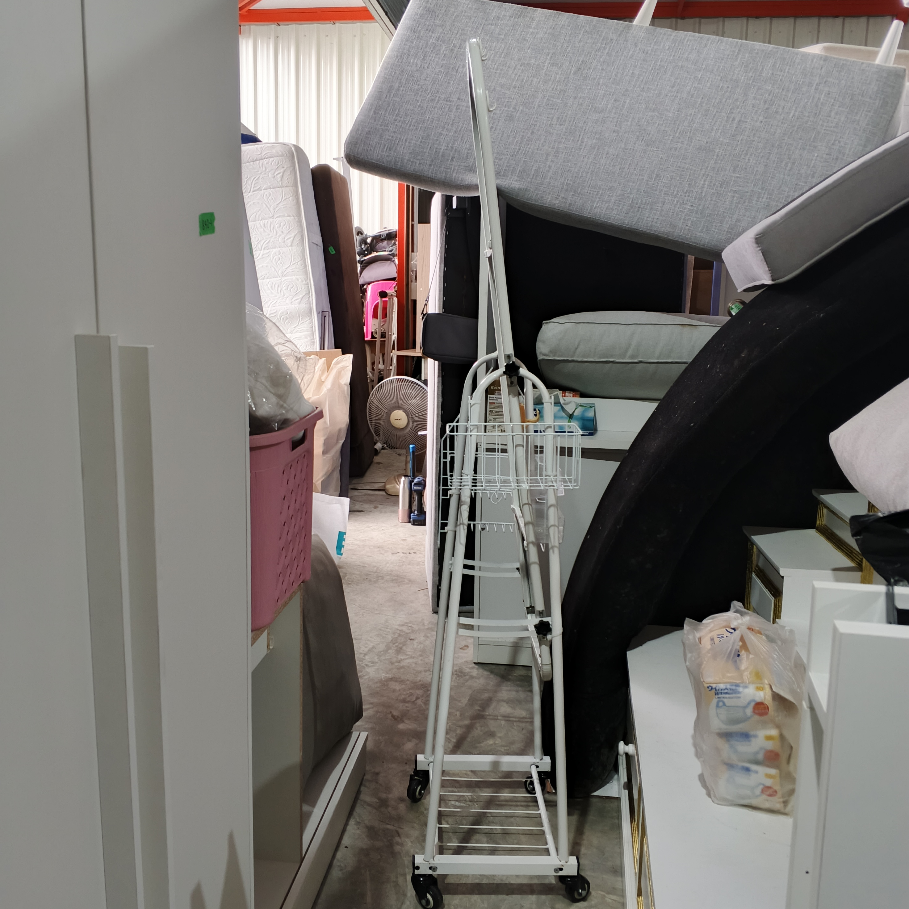 กระจกแบบมีชั้นวางด้านหน้า