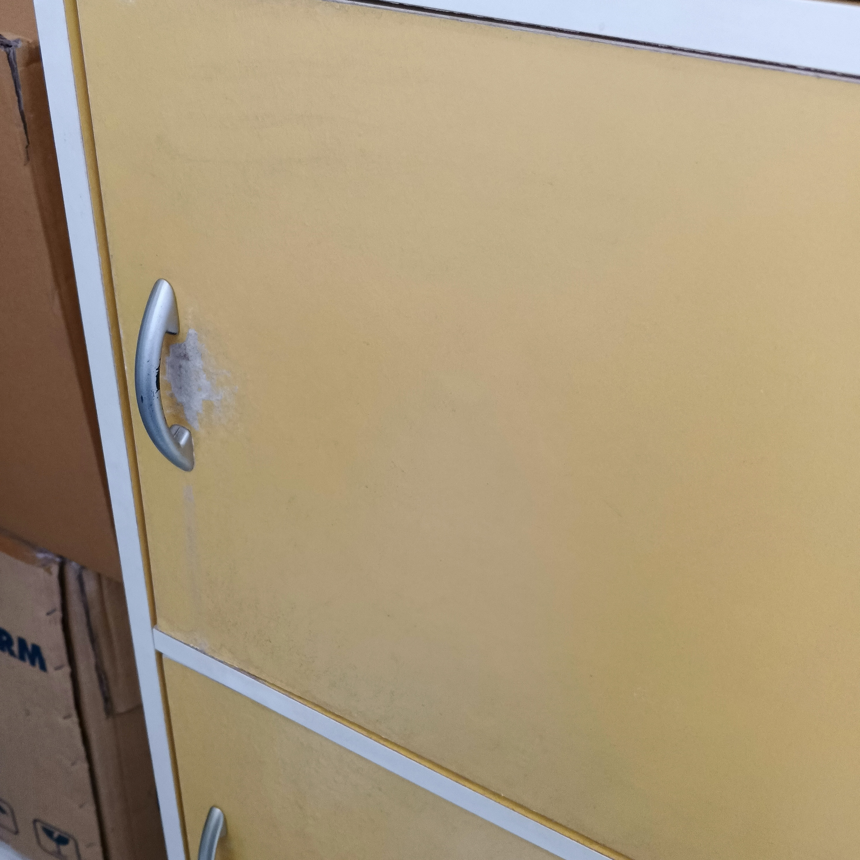 รองเท้ามือสอง