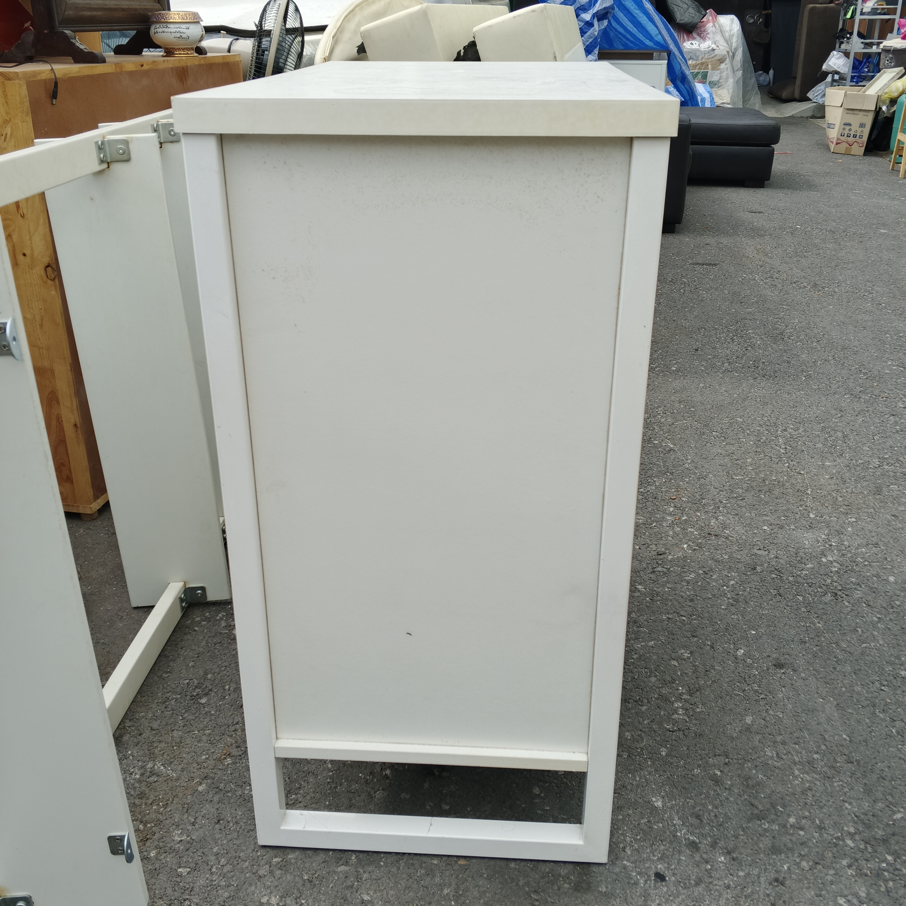 ตู้เก็บของสไตล์มินิมัลลิสต์