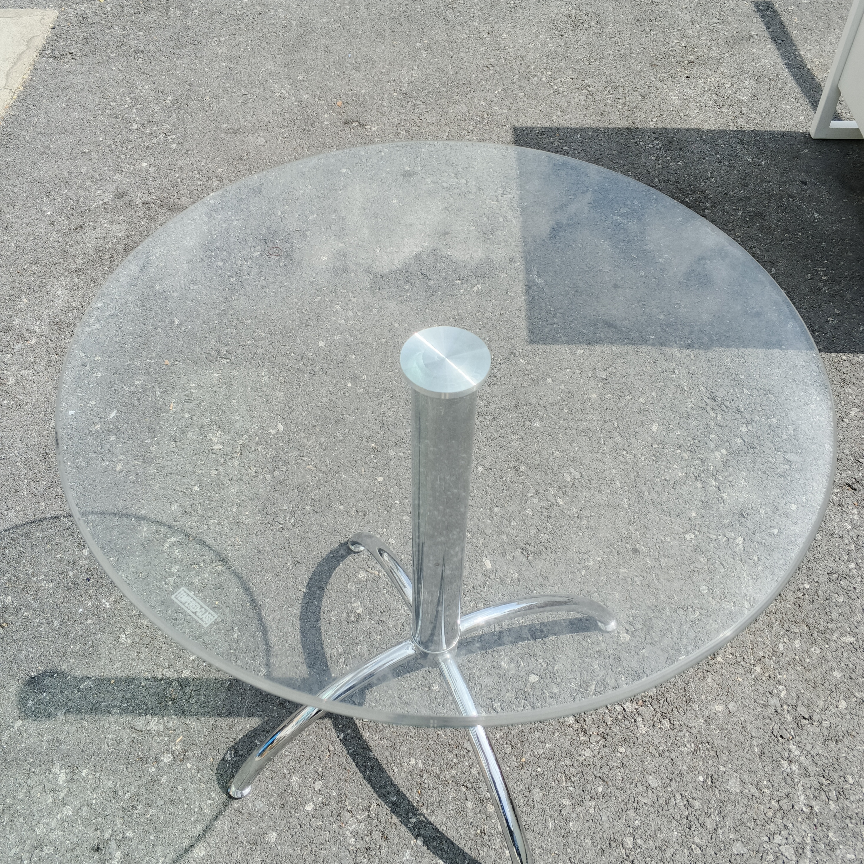 โต๊ะอาหารกระจกเทมเปอร์ทรงกลม