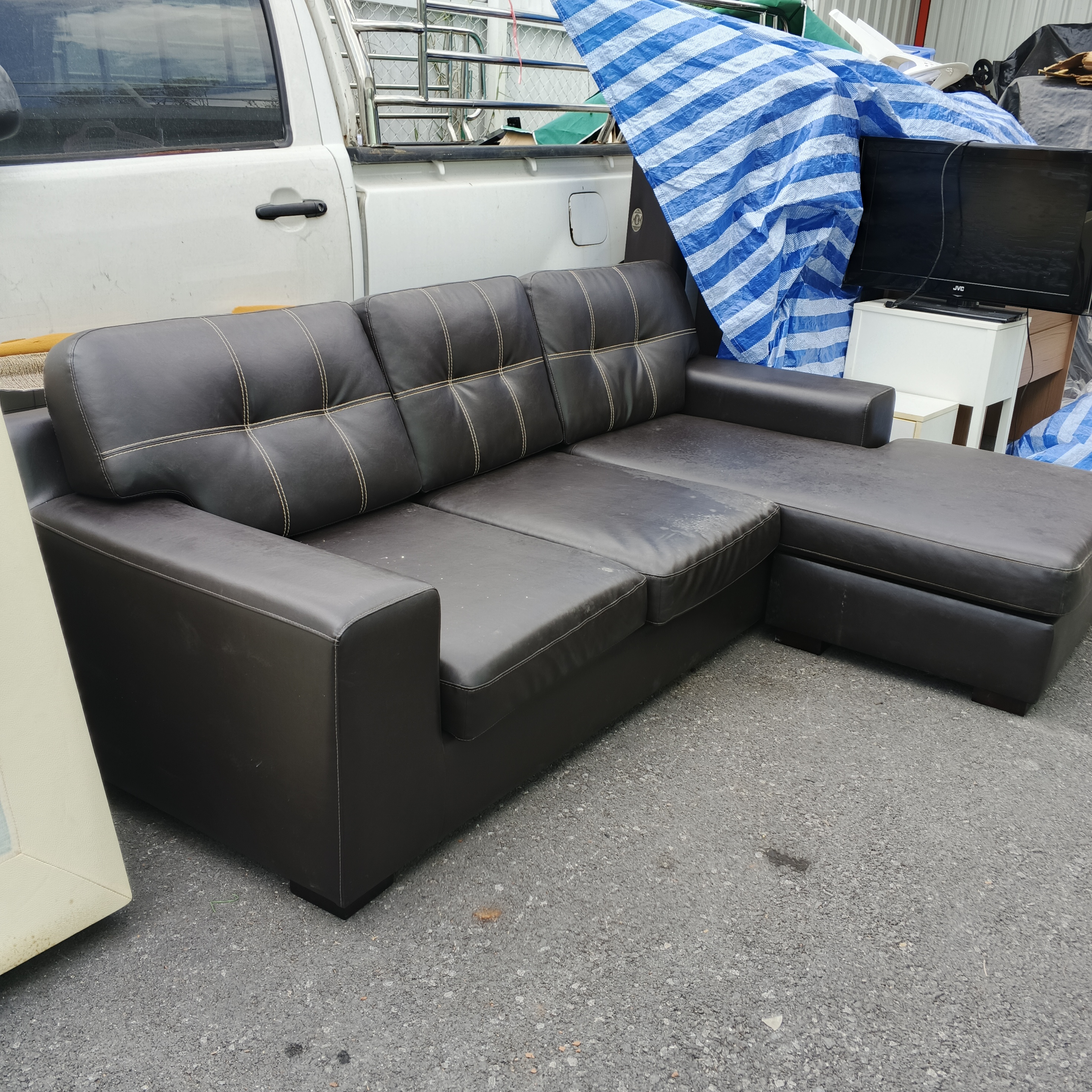 โซฟาตัวสีดำ