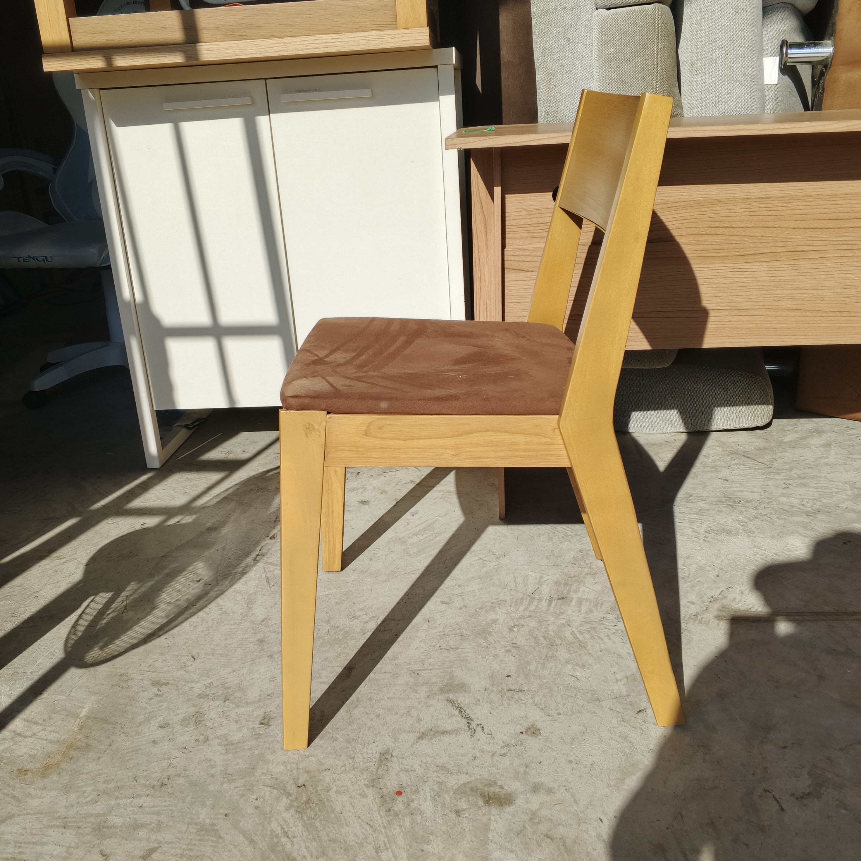 เก้าอี้นั่งอ่านหนังสือ 