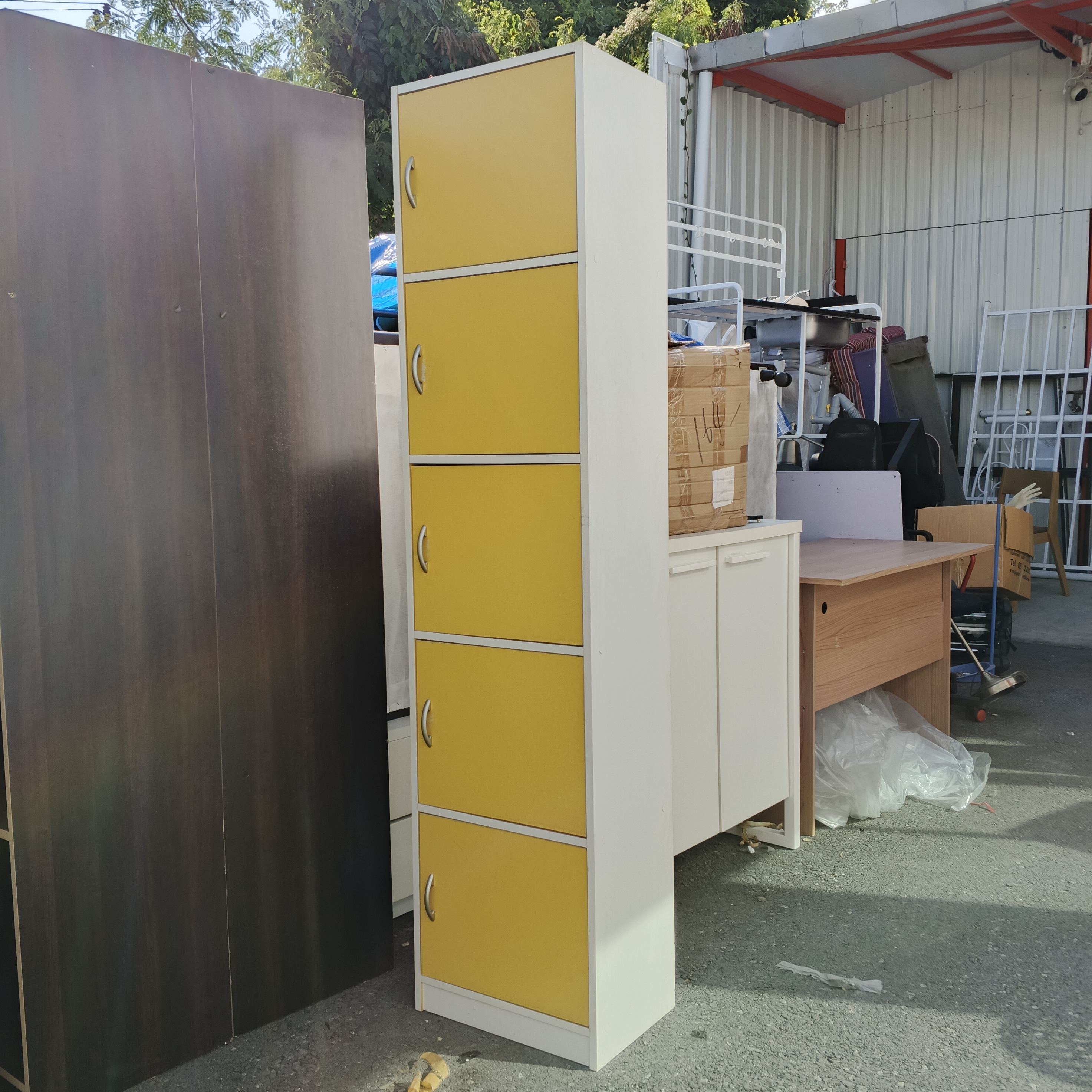 ชั้นใส่ของใช้