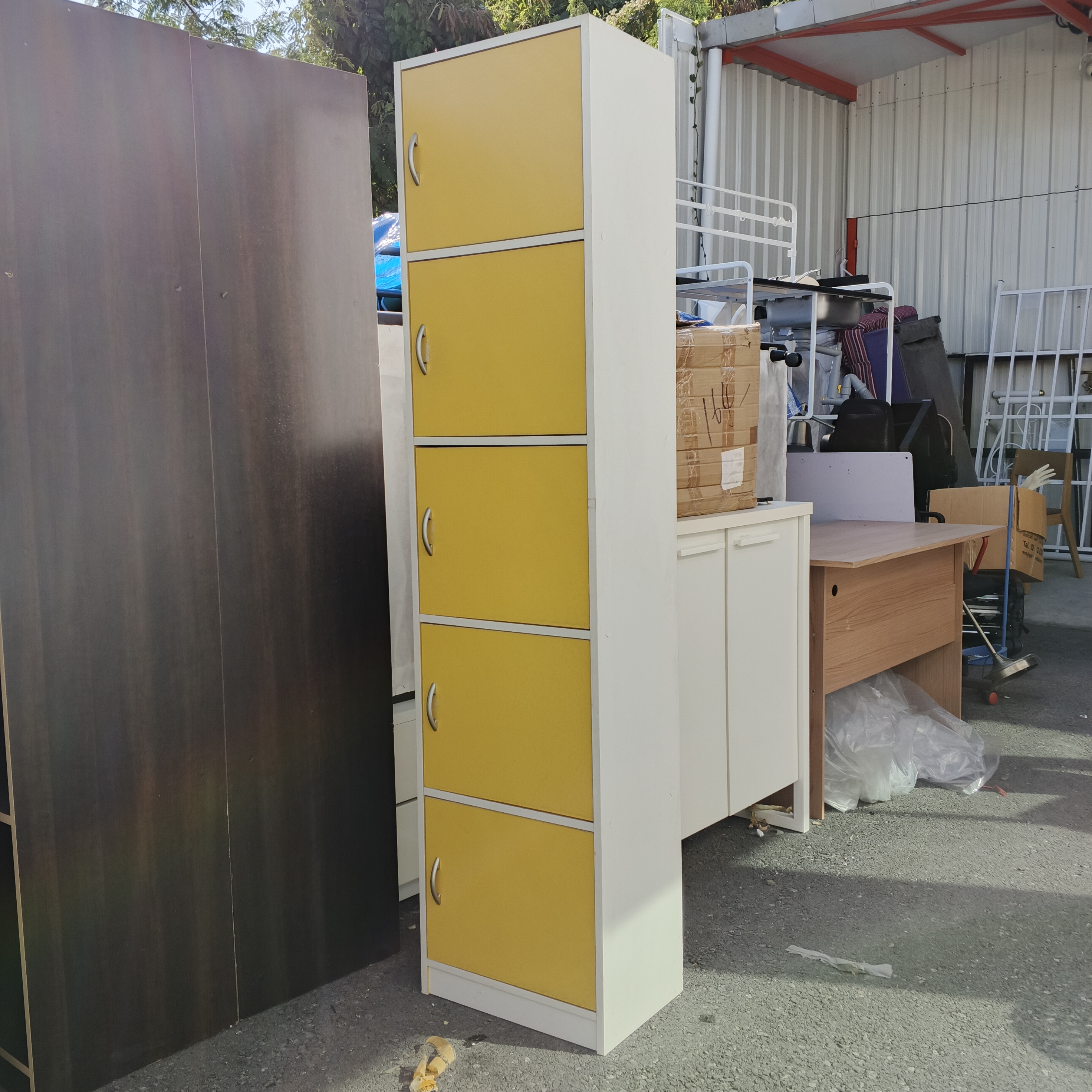 ชั้นวางหนังสือ