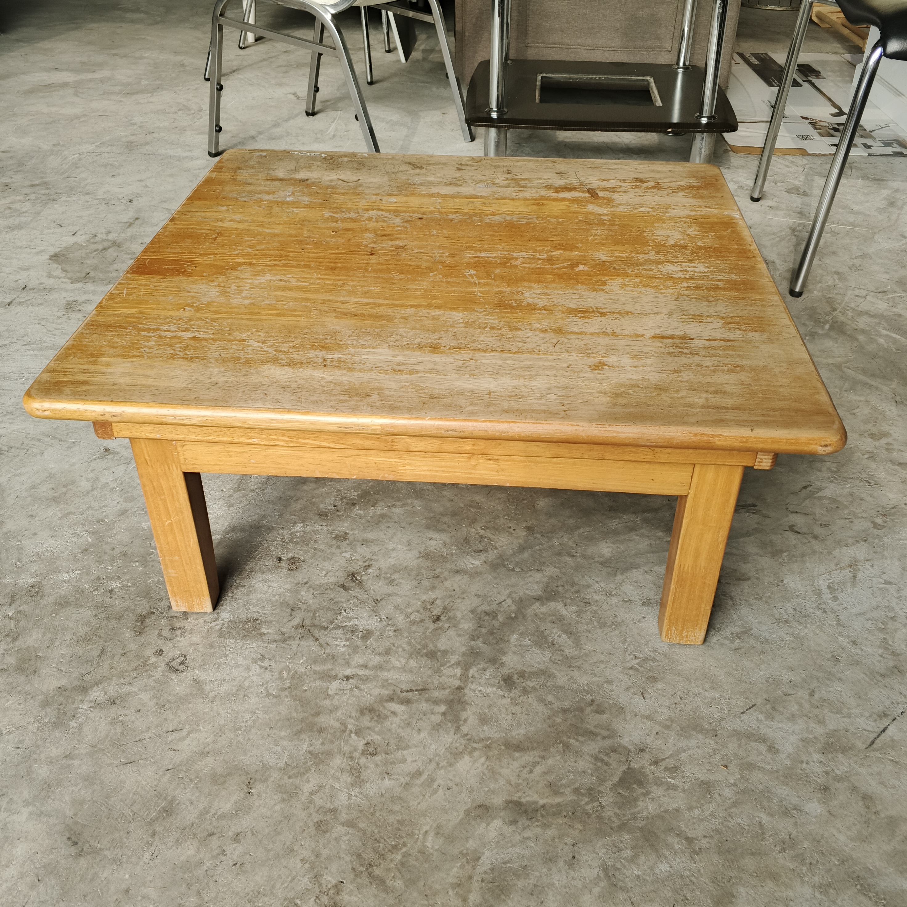 โต๊ะสี่เหลี่ยม 