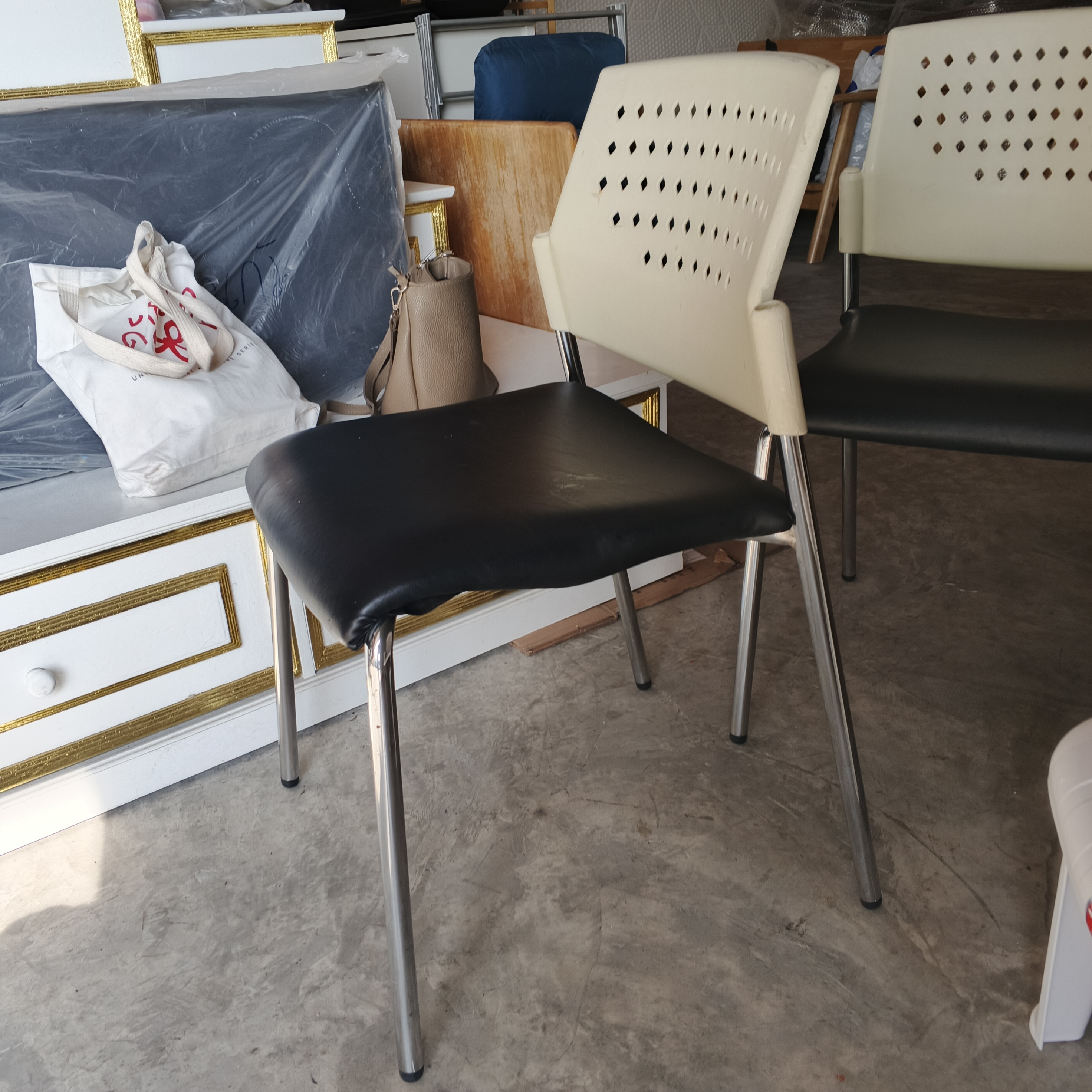 เก้าอี้โพลีโพพิวลีน