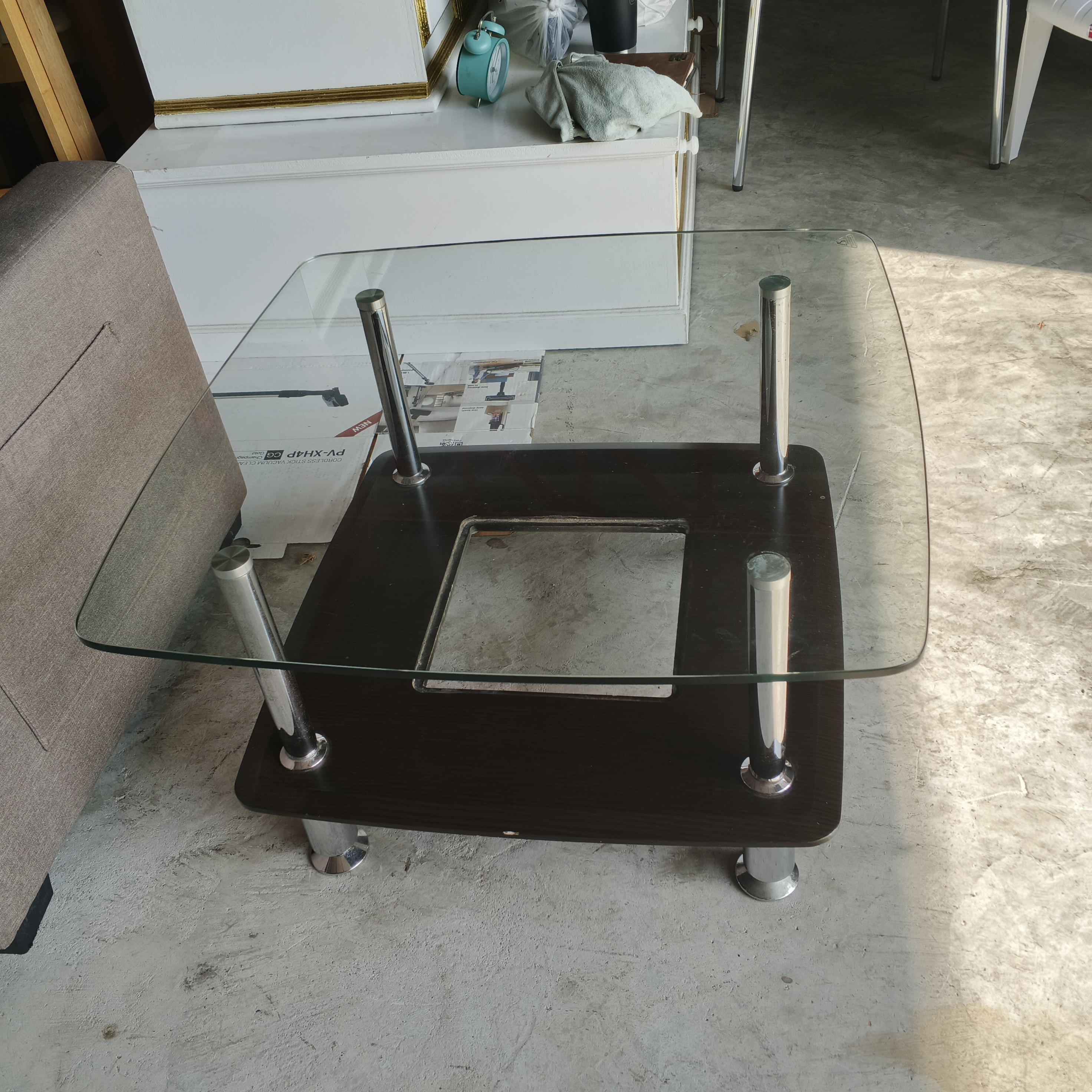 โต๊ะกลางกระจก