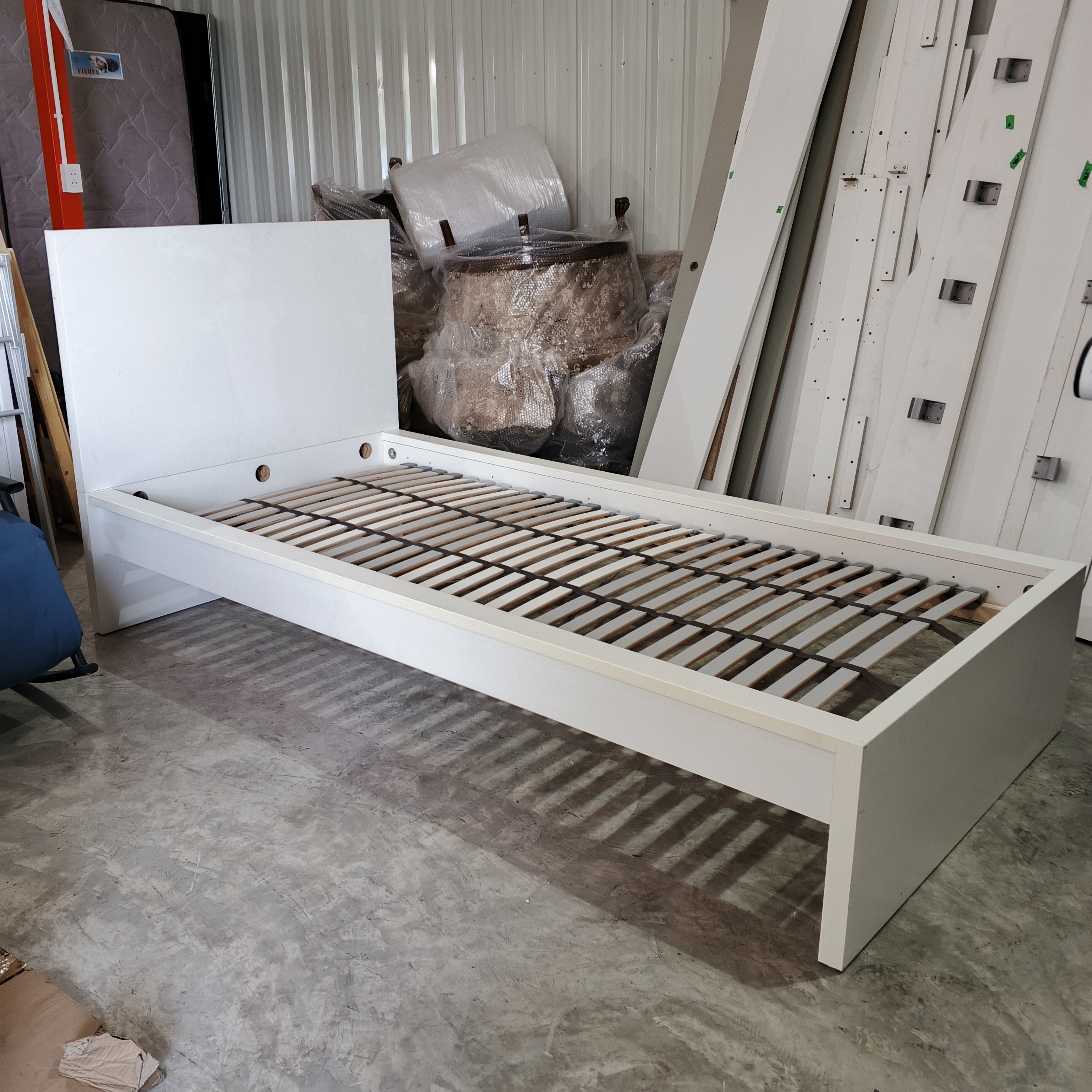 เตียงไม้