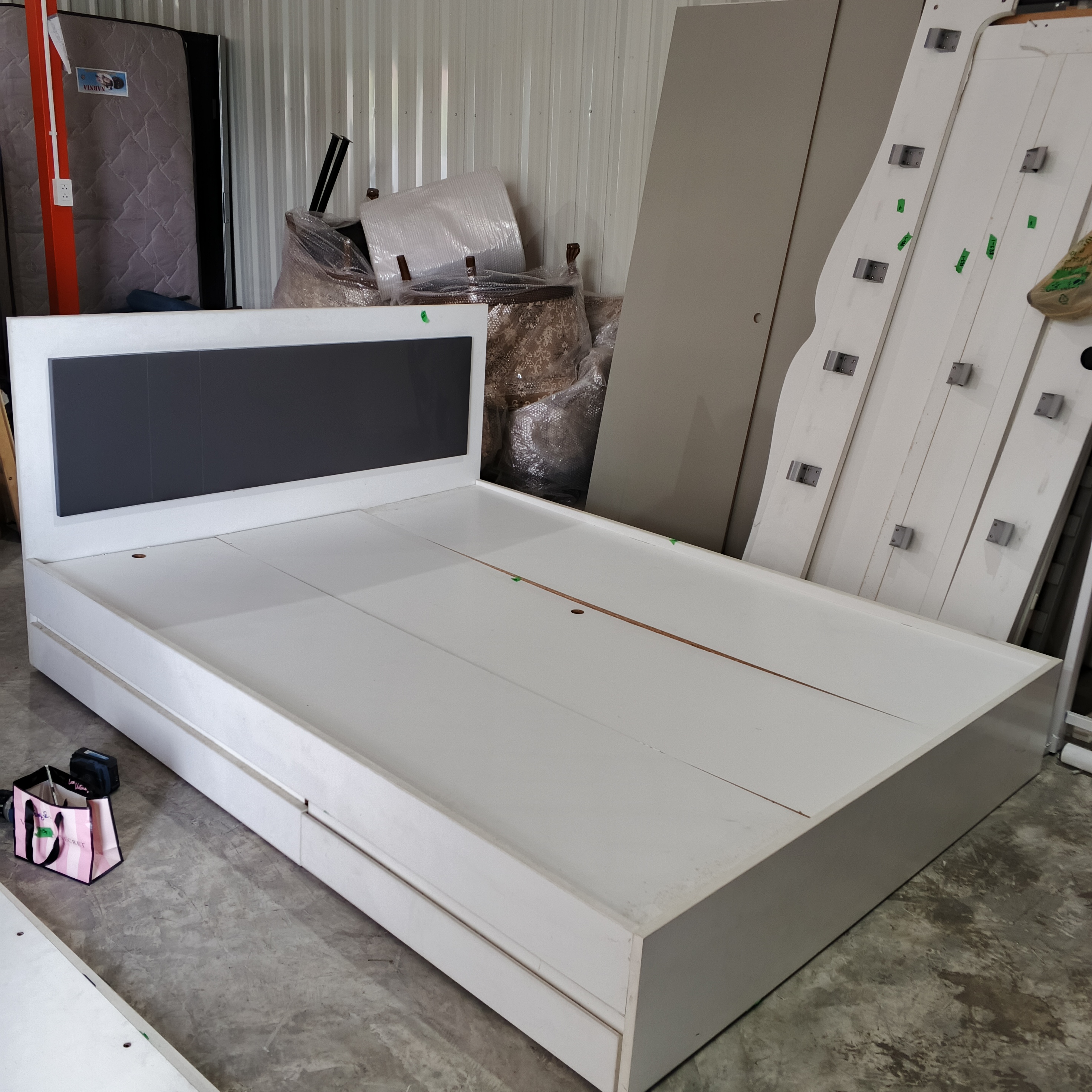 เตียงไม้