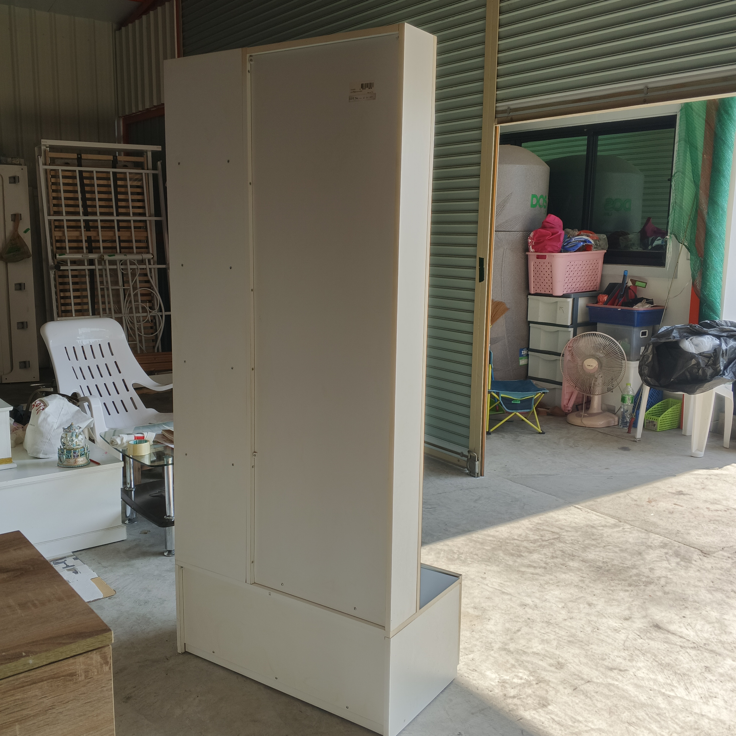 โต๊ะเครื่องแป้งแบบยืนที่มีกระจก